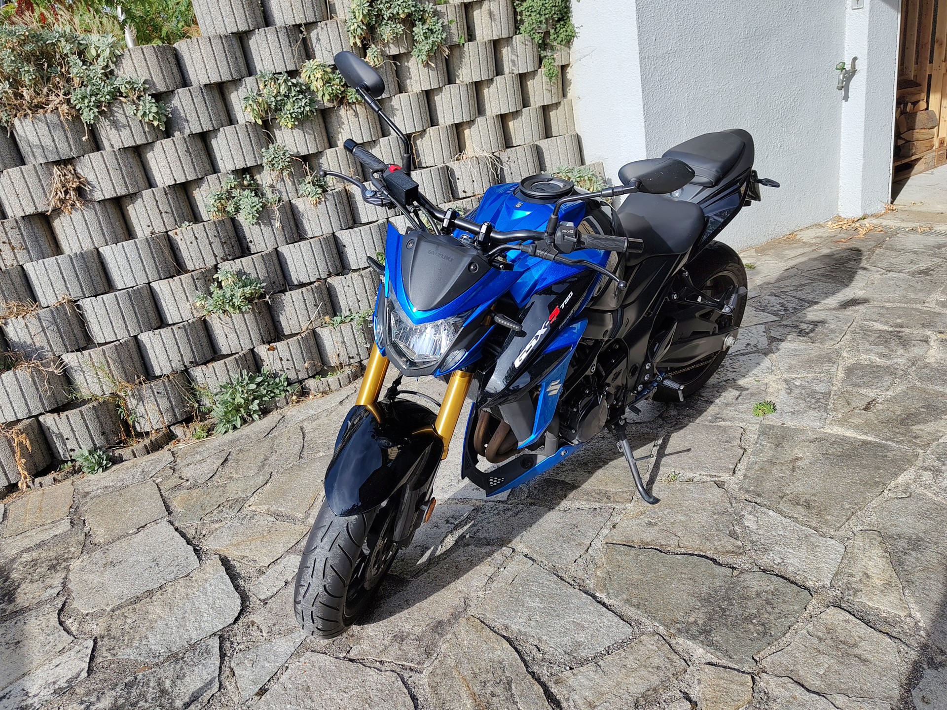 SUZUKI GSX-S 750 ABS-image-1