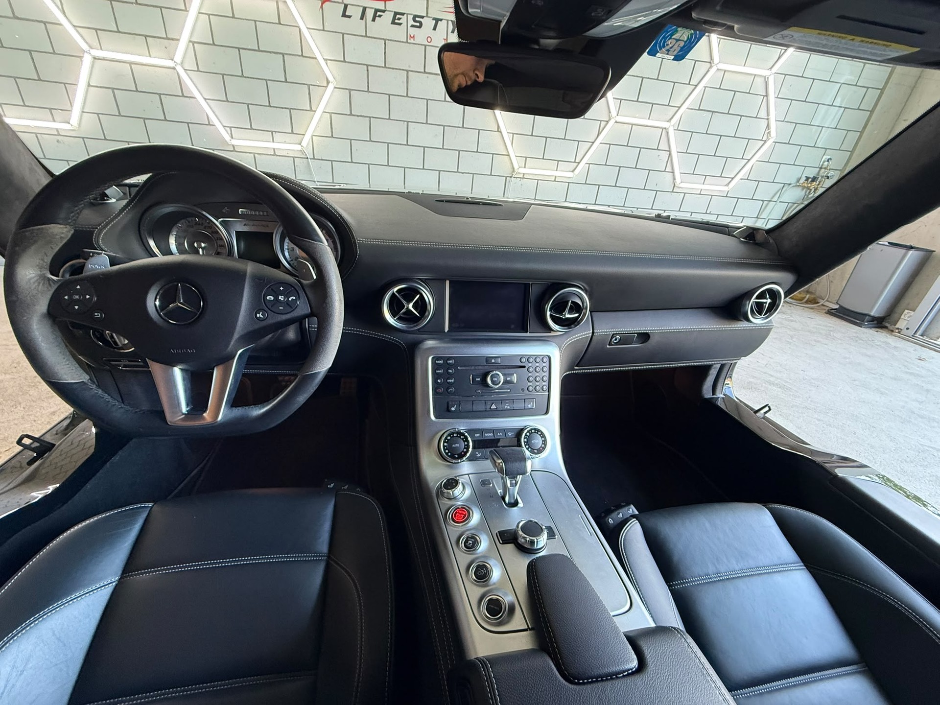 MERCEDES-BENZ SLS 63 AMG Speedshift-image-6