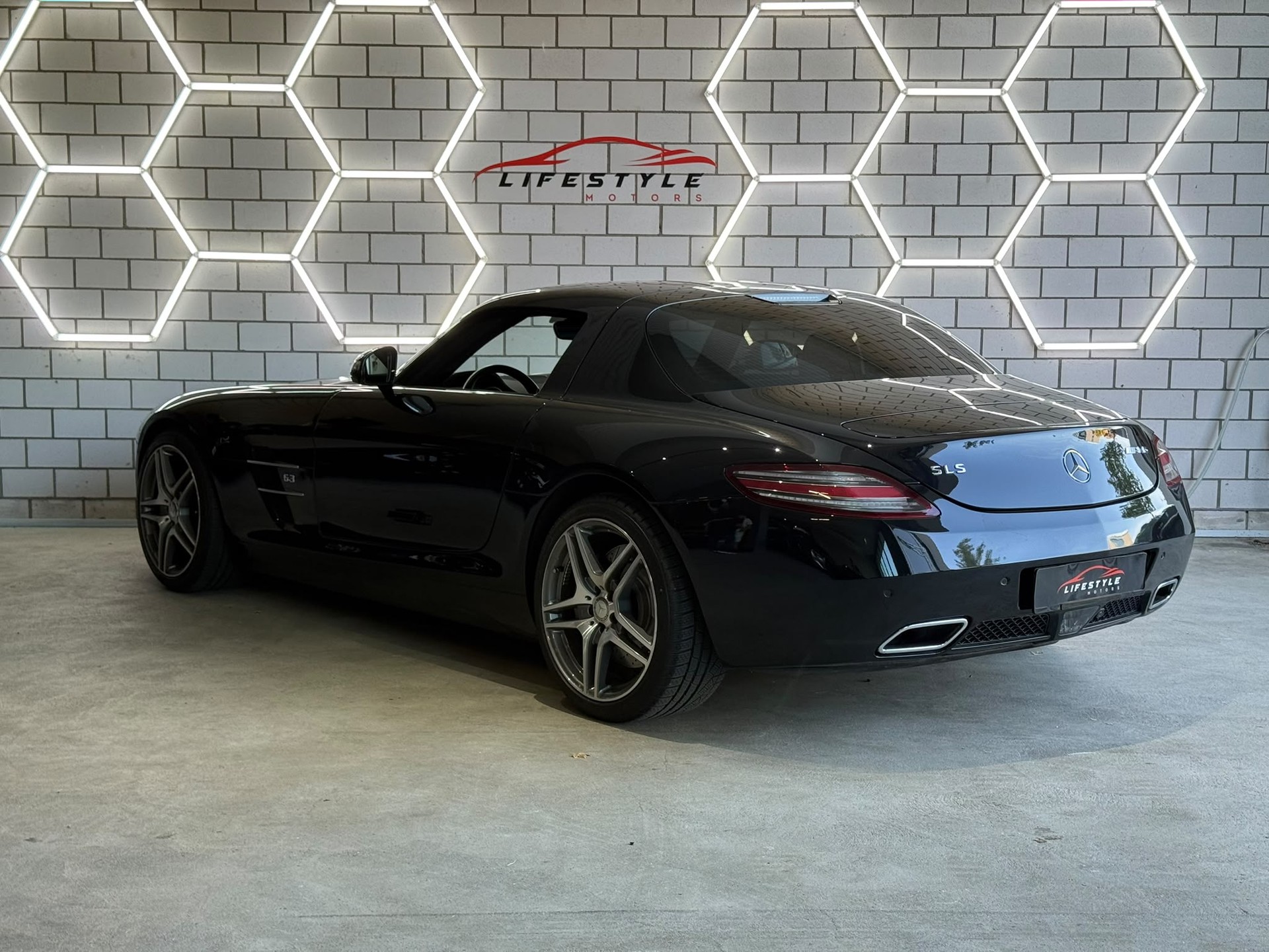 MERCEDES-BENZ SLS 63 AMG Speedshift-image-2