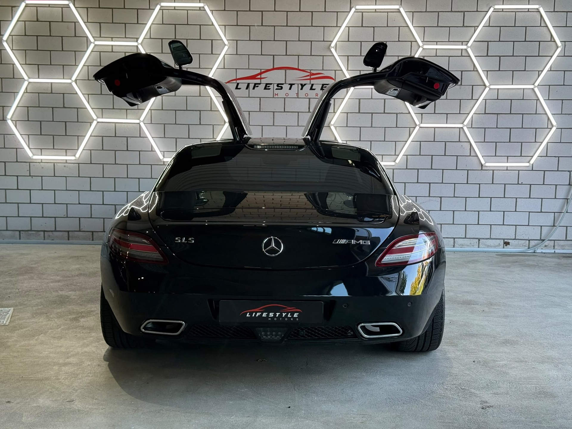 MERCEDES-BENZ SLS 63 AMG Speedshift-image-4