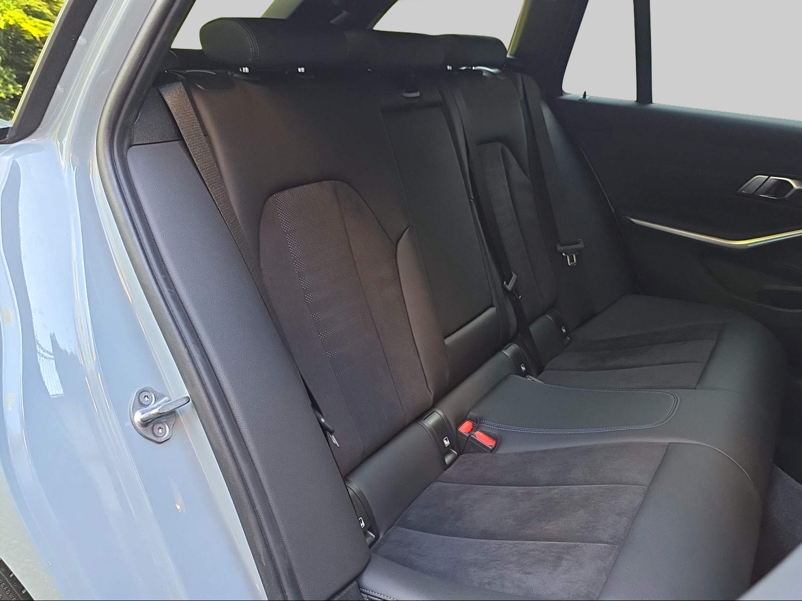BMW 330i Touring xDrive Steptronic M Sport-image-18