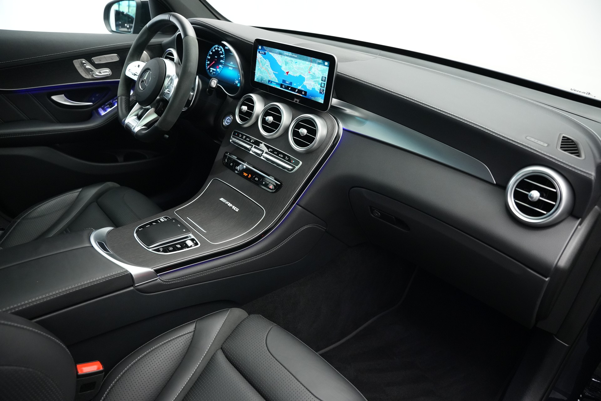 MERCEDES-BENZ GLC 63 S AMG 4Matic 9G-Tronic *CH-Fahrzeug*-image-11