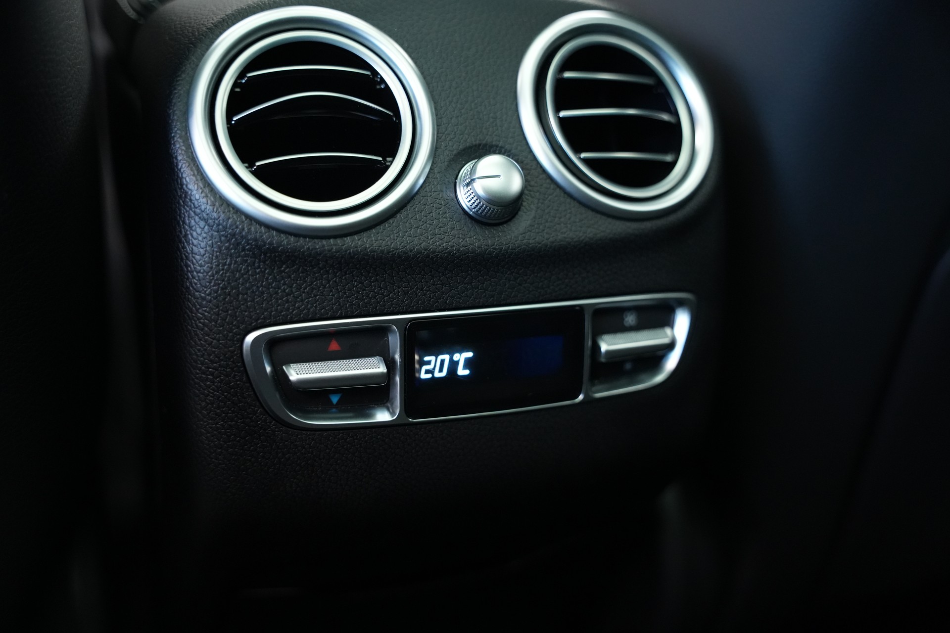 MERCEDES-BENZ GLC 63 S AMG 4Matic 9G-Tronic *CH-Fahrzeug*-image-18
