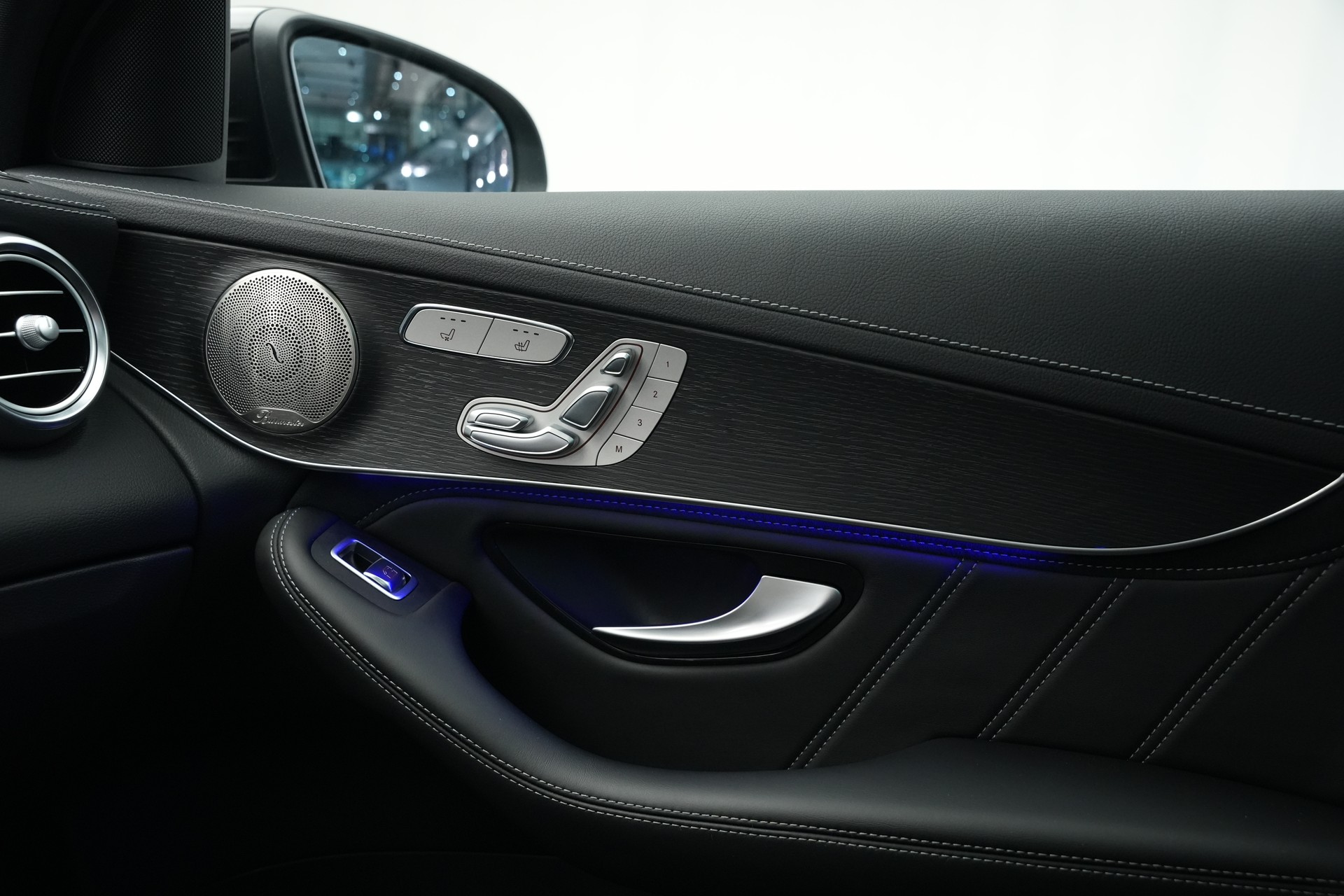 MERCEDES-BENZ GLC 63 S AMG 4Matic 9G-Tronic *CH-Fahrzeug*-image-38