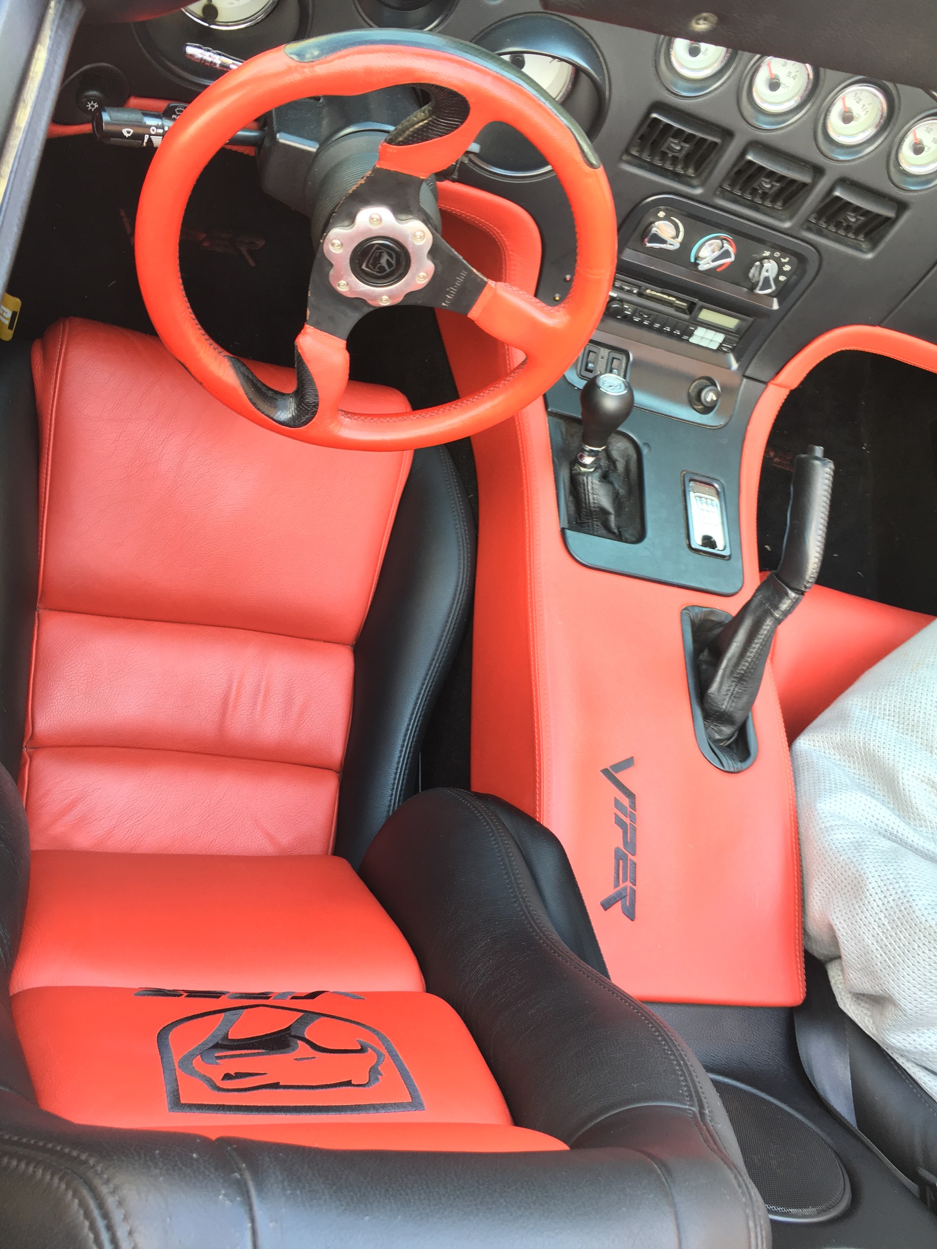 DODGE Viper RT-10-image-7