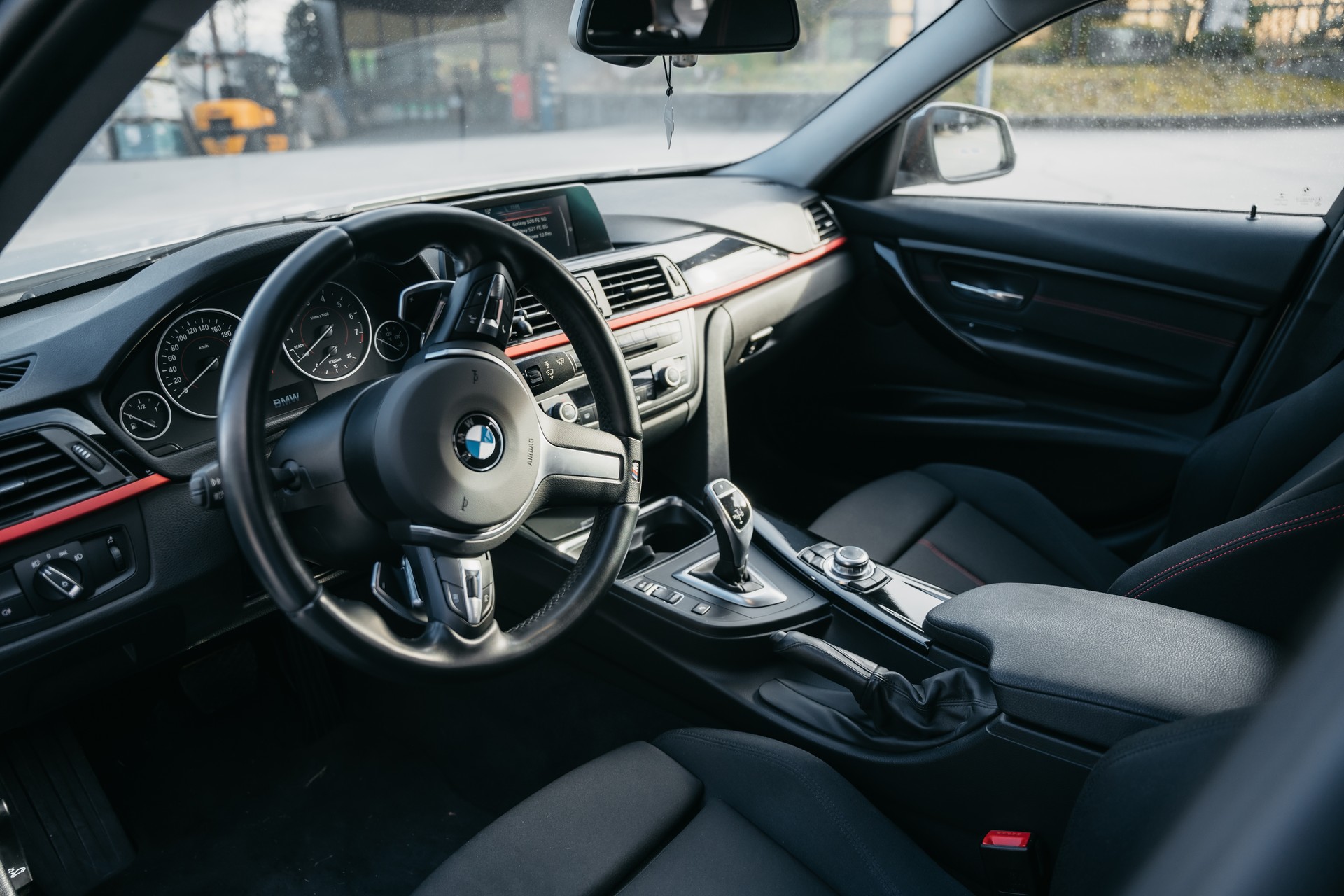 BMW 328i xDrive Touring Sport Line Steptronic-image-5