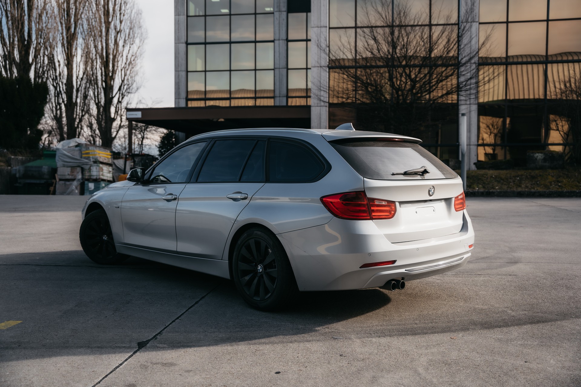 BMW 328i xDrive Touring Sport Line Steptronic-image-4