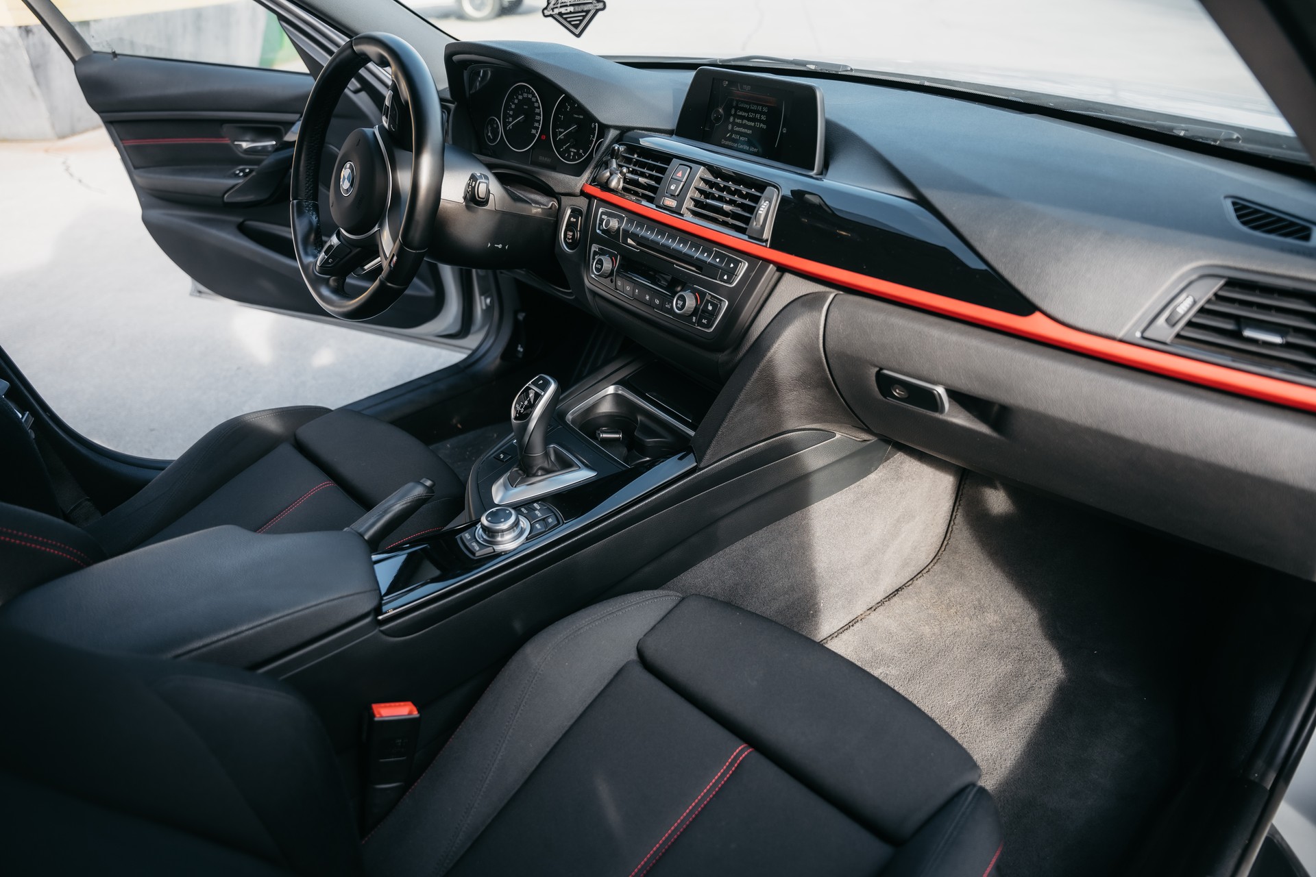 BMW 328i xDrive Touring Sport Line Steptronic-image-6