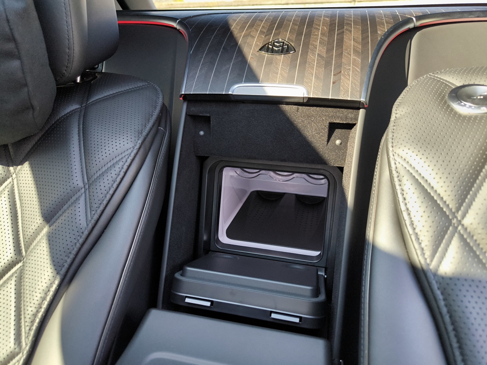 MERCEDES-BENZ EQS SUV 680 Maybach-image-15