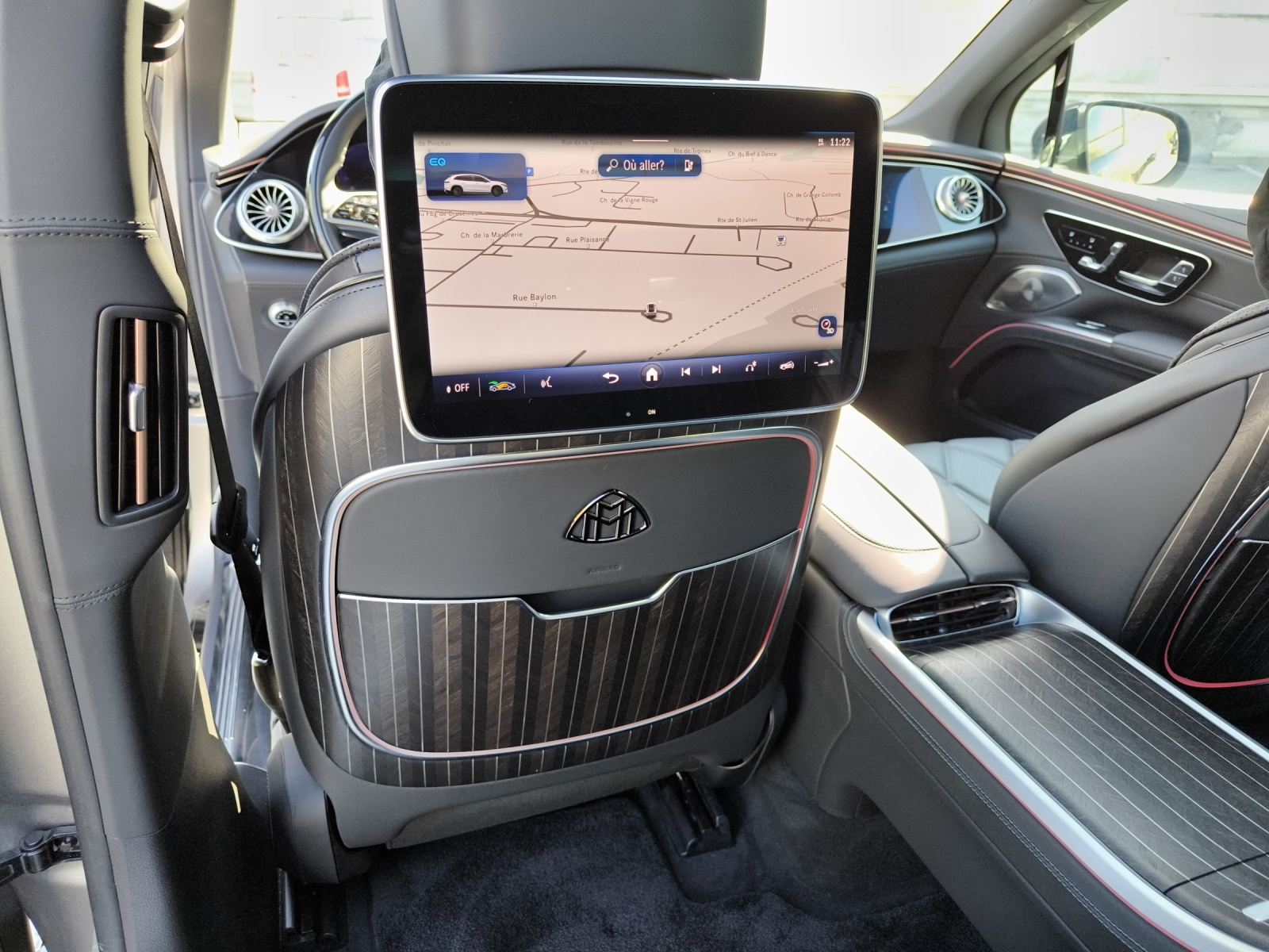 MERCEDES-BENZ EQS SUV 680 Maybach-image-14