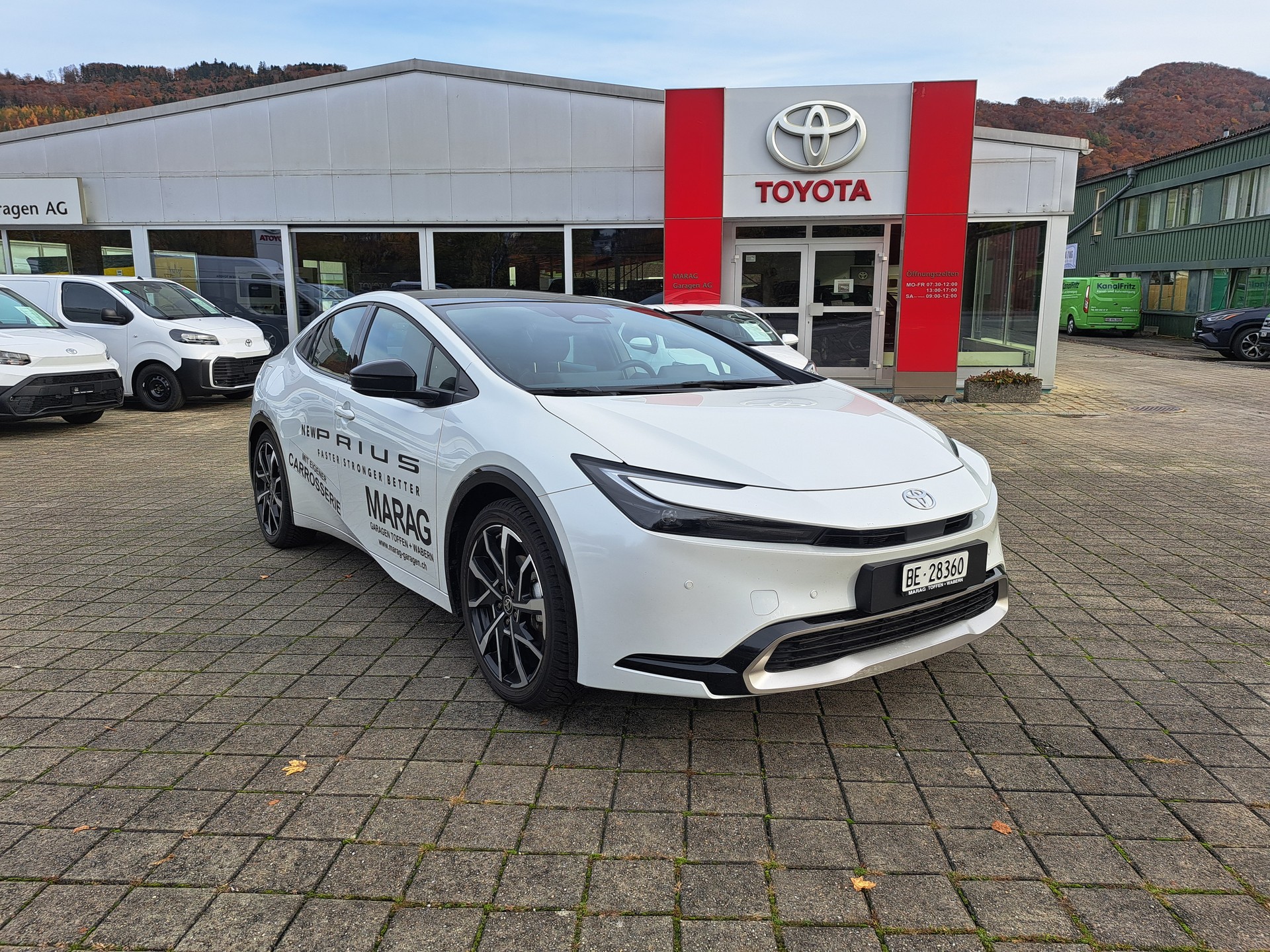 TOYOTA Prius 2.0 VVT-i Plug-in Hybrid Style-image-2