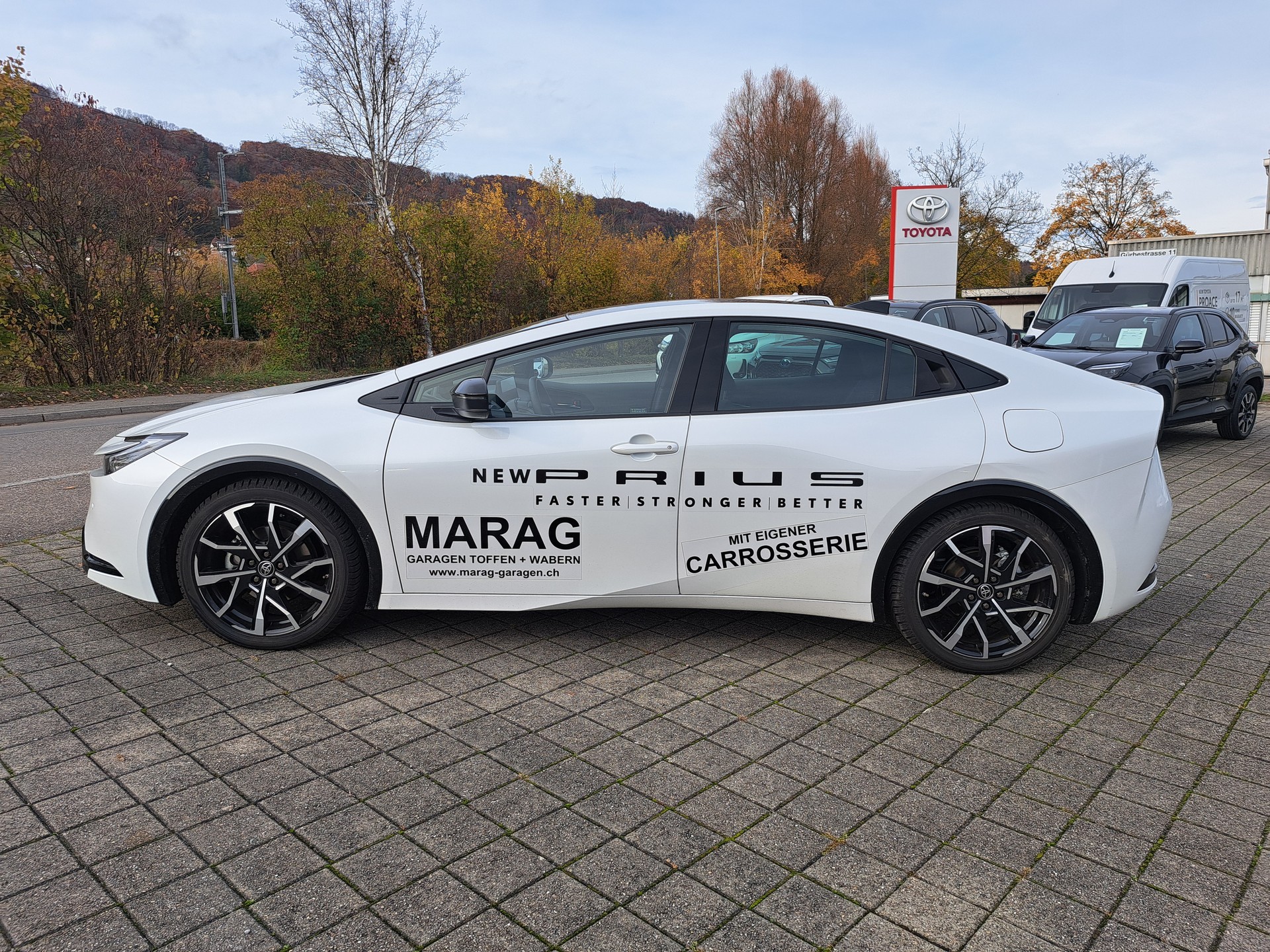 TOYOTA Prius 2.0 VVT-i Plug-in Hybrid Style-image-11
