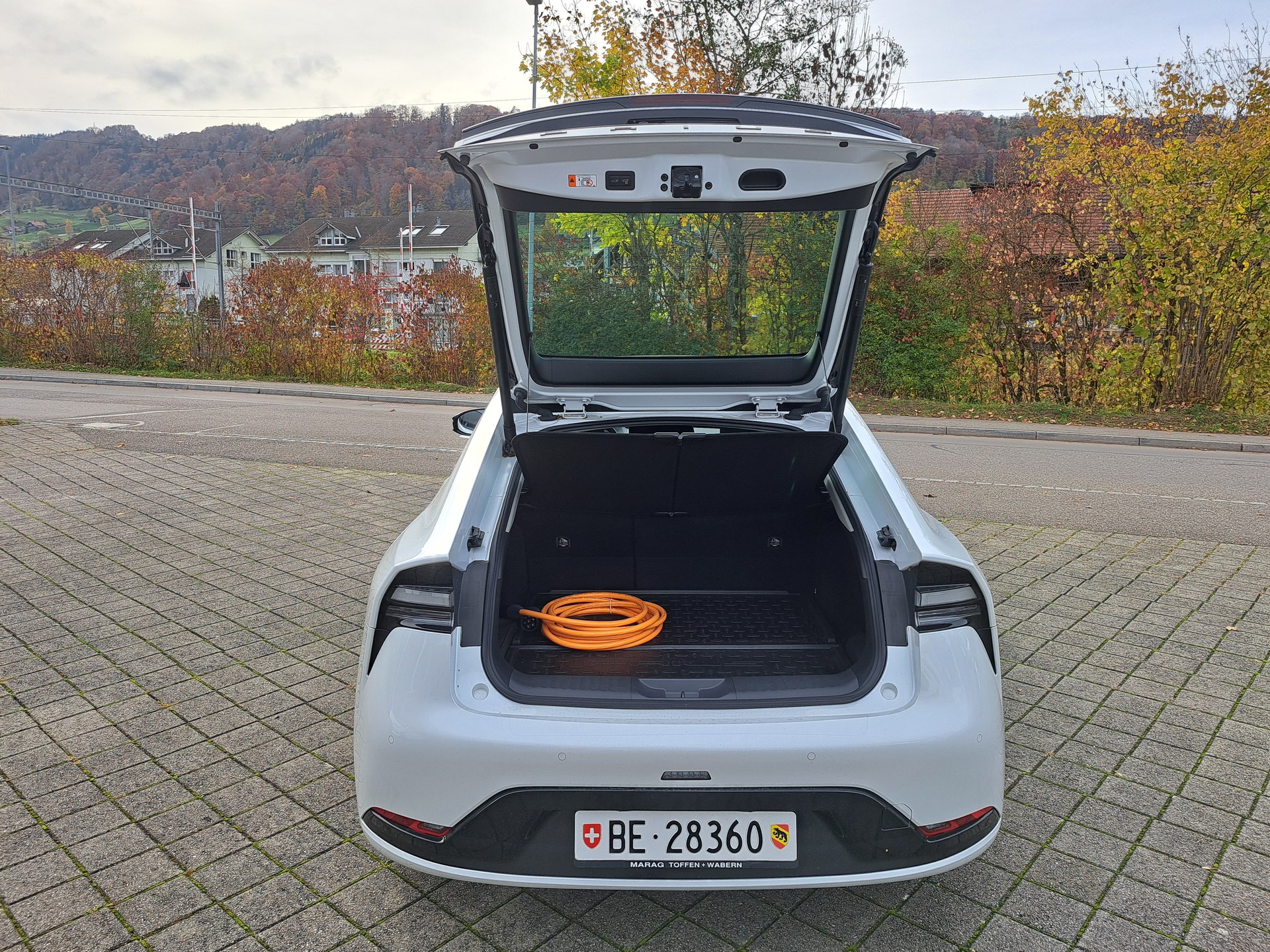 TOYOTA Prius 2.0 VVT-i Plug-in Hybrid Style-image-9