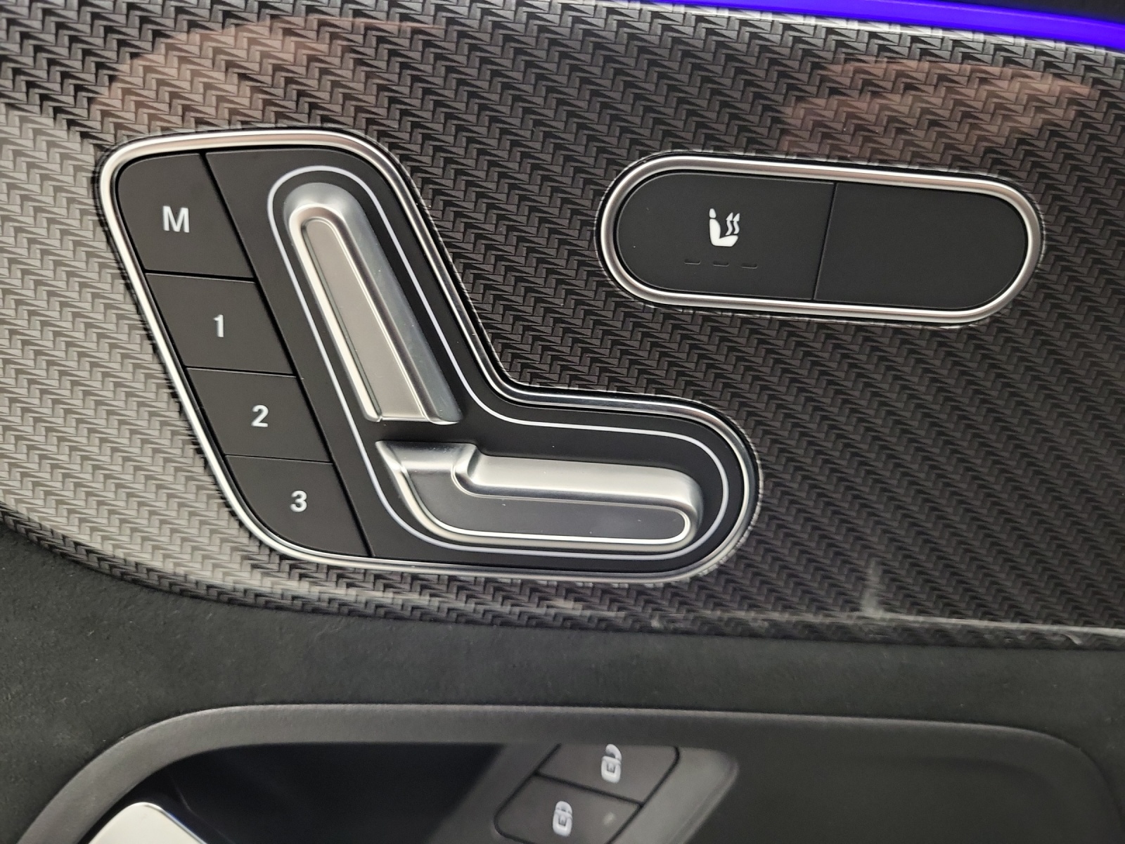 MERCEDES-BENZ GLB 220 d AMG Line 4Matic-image-14