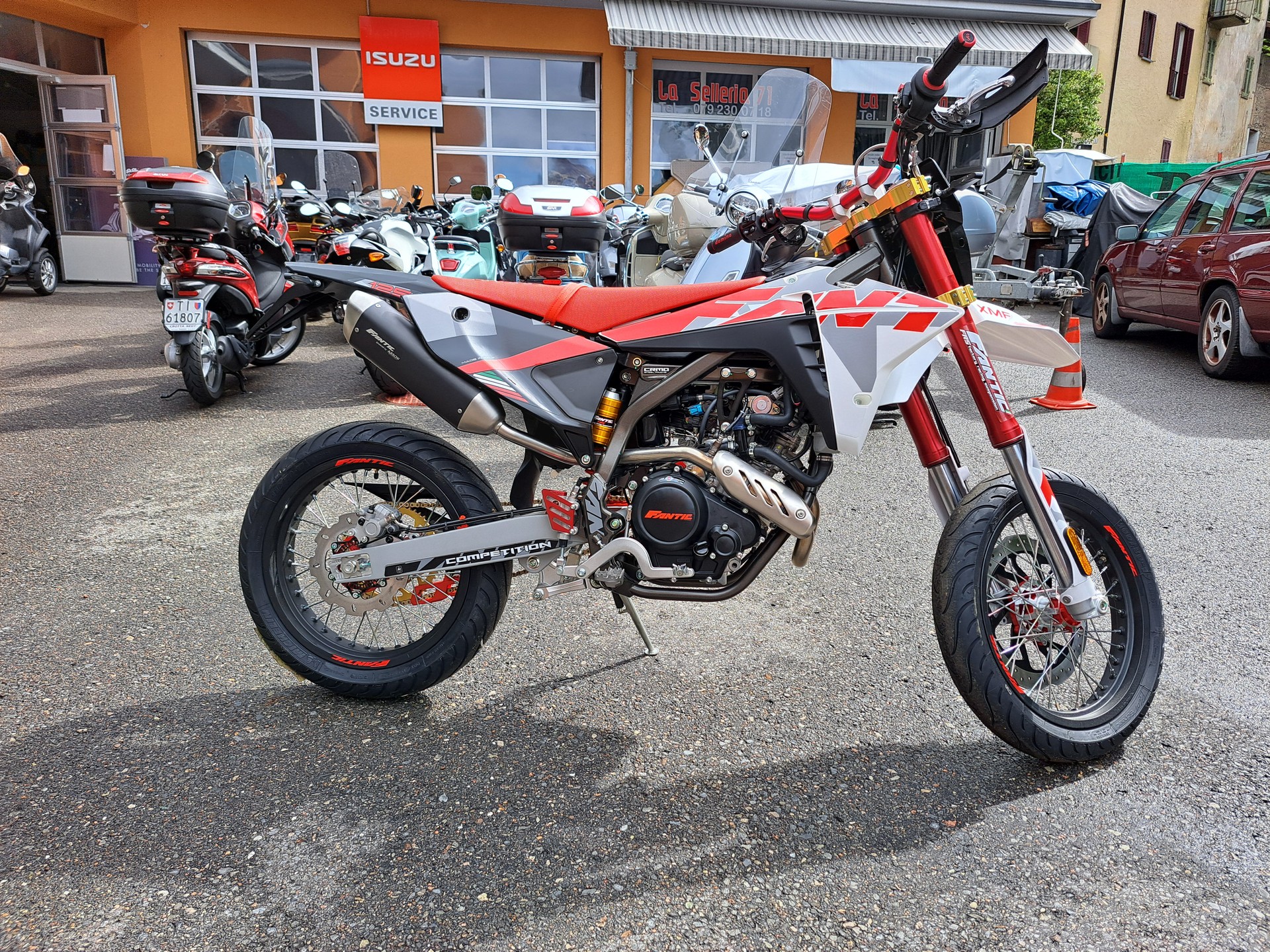 FANTIC motard-image-2