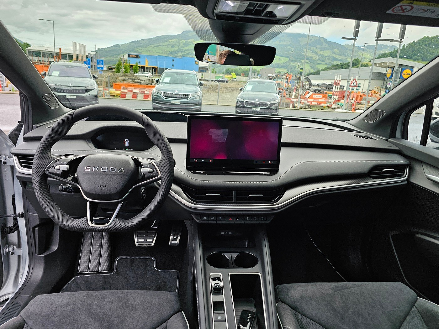 SKODA Enyaq 85x Sportline 4x4-image-9