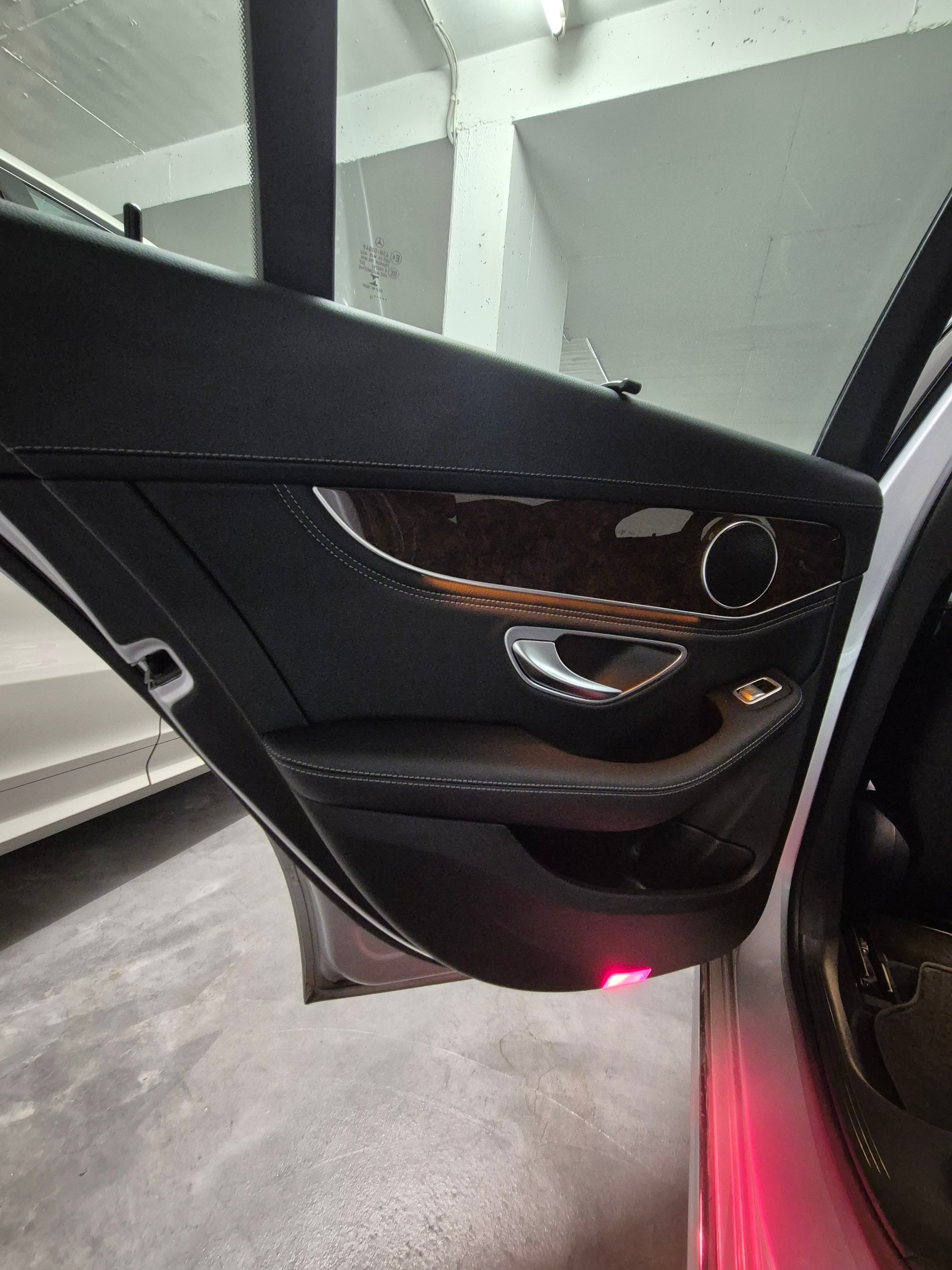 MERCEDES-BENZ C 400 Exclusive 4Matic 7G-Tronic-image-6