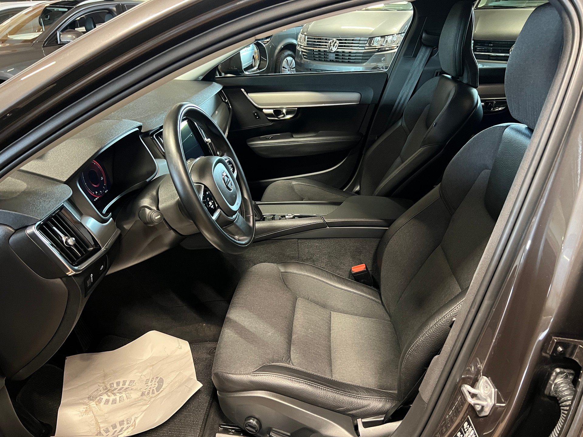 VOLVO V90 Cross Country B4 Diesel Mild Hybrid AWD Geartronic-image-8