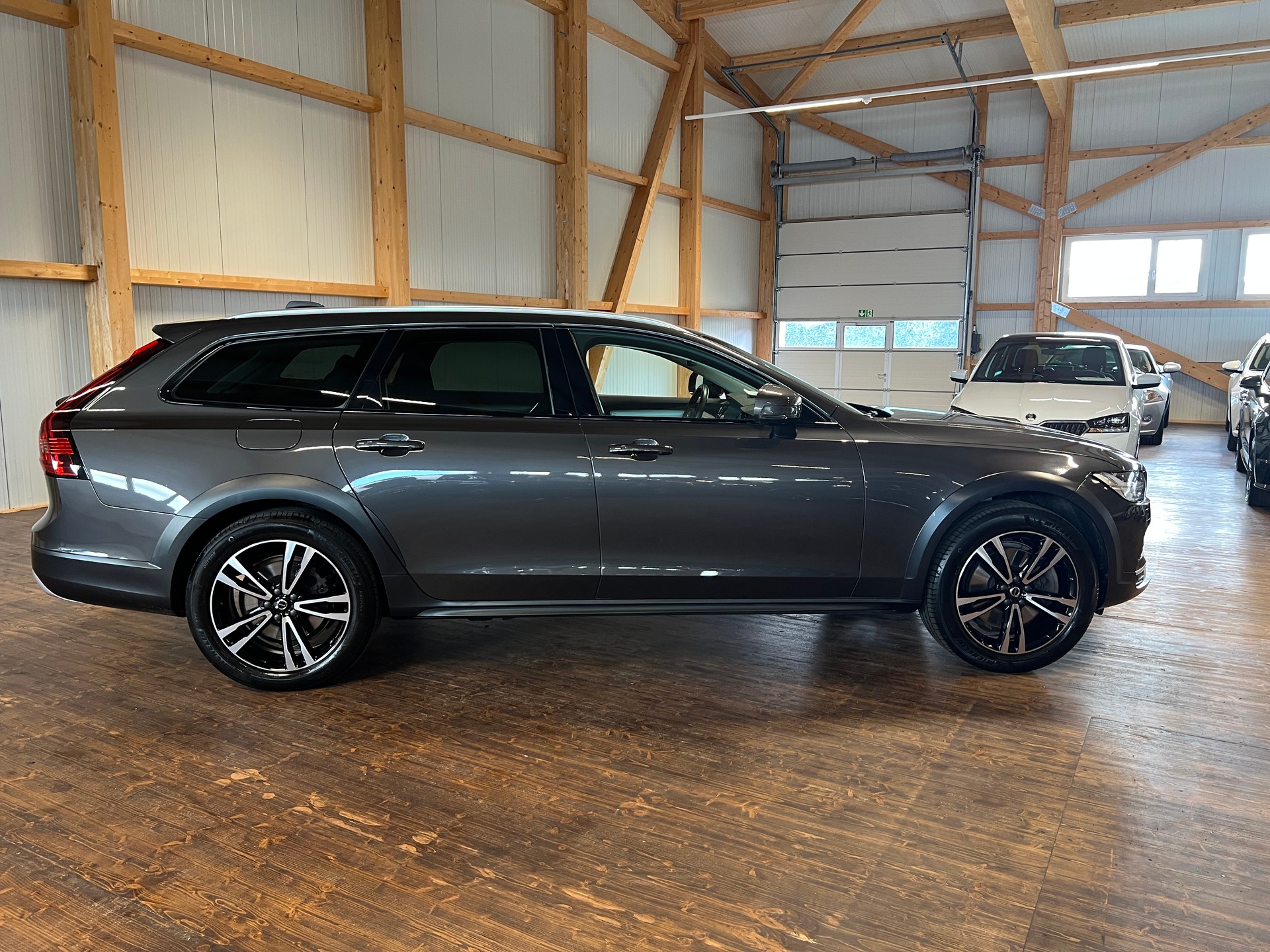 VOLVO V90 Cross Country B4 Diesel Mild Hybrid AWD Geartronic-showroom-element-3