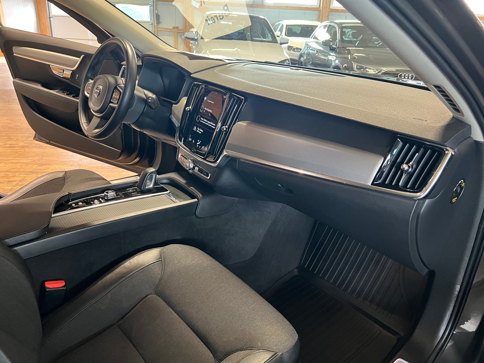 VOLVO V90 Cross Country B4 Diesel Mild Hybrid AWD Geartronic-image-11