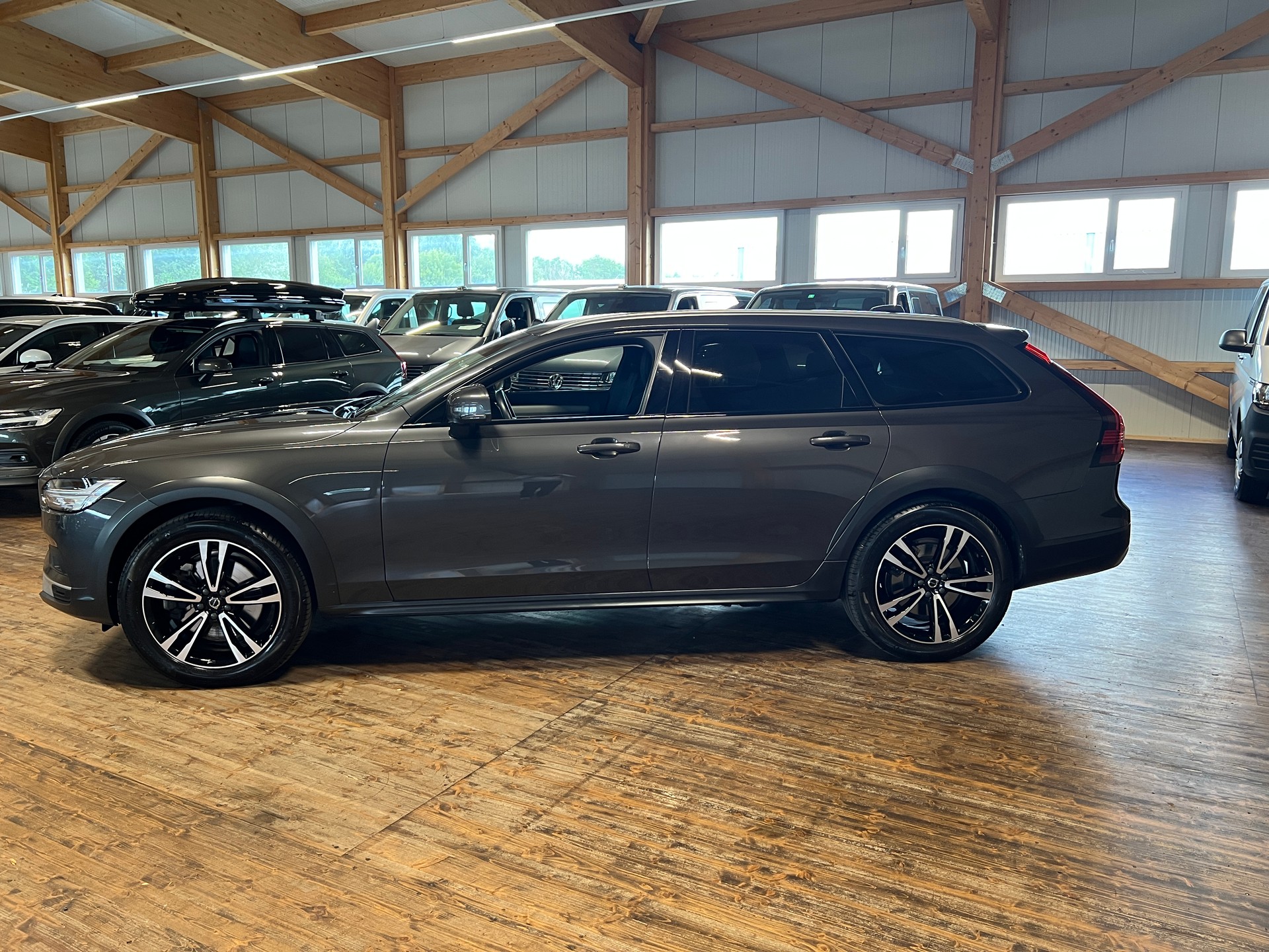 VOLVO V90 Cross Country B4 Diesel Mild Hybrid AWD Geartronic-image-7