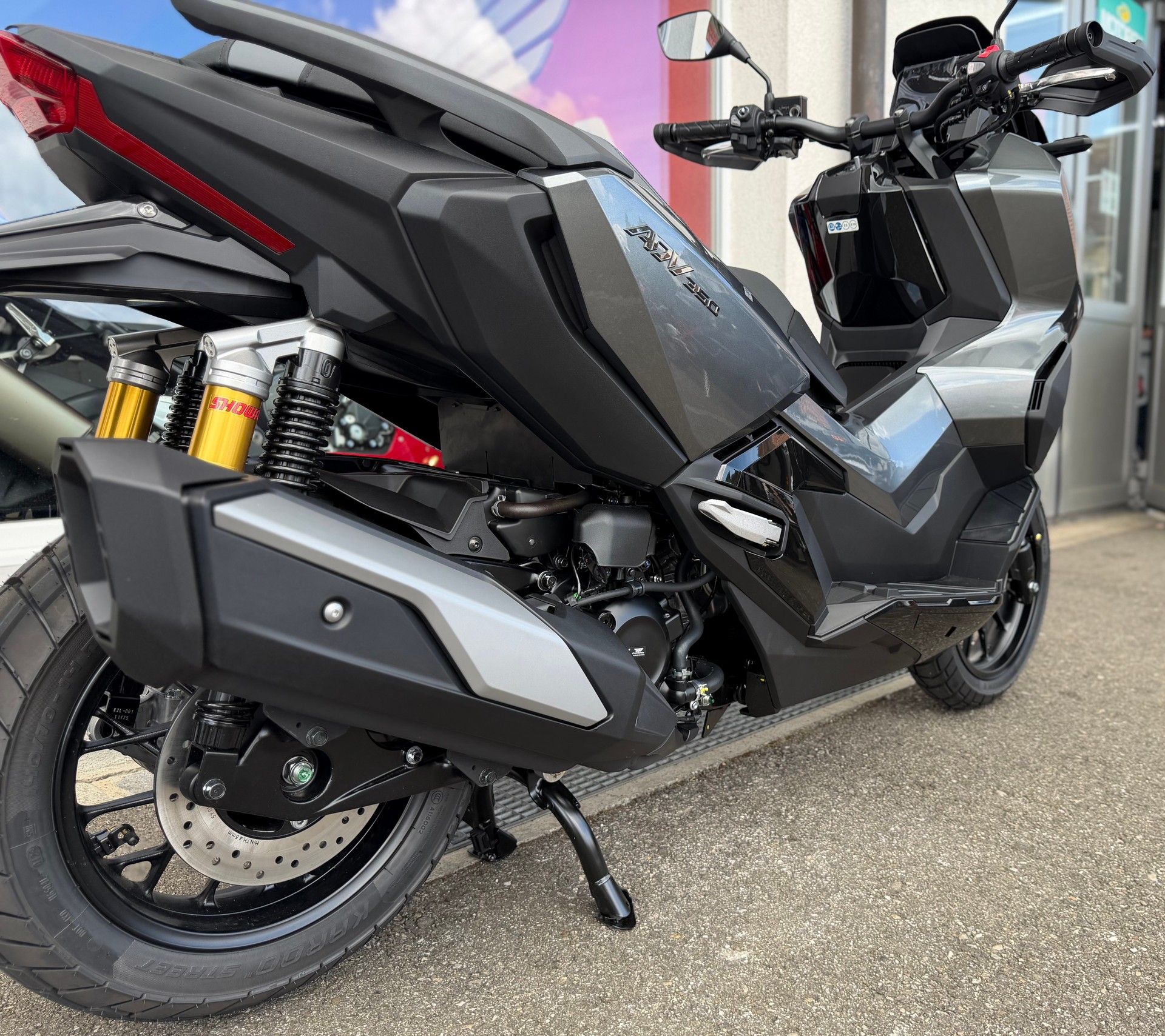 HONDA ADV 350 - TFT Konnektivität - 2026-showroom-element-3