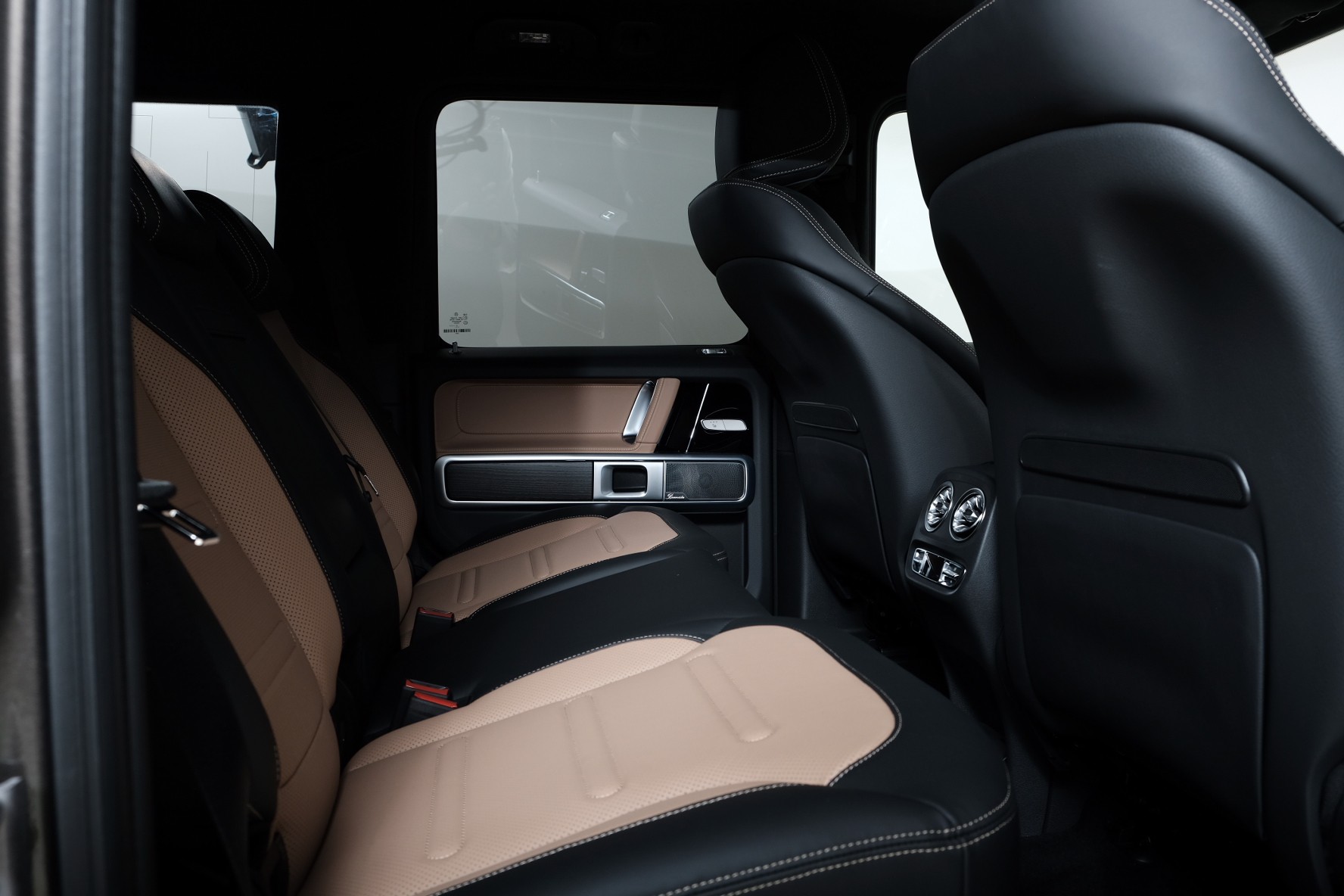 MERCEDES-BENZ G 450d 9G-Tronic-image-10