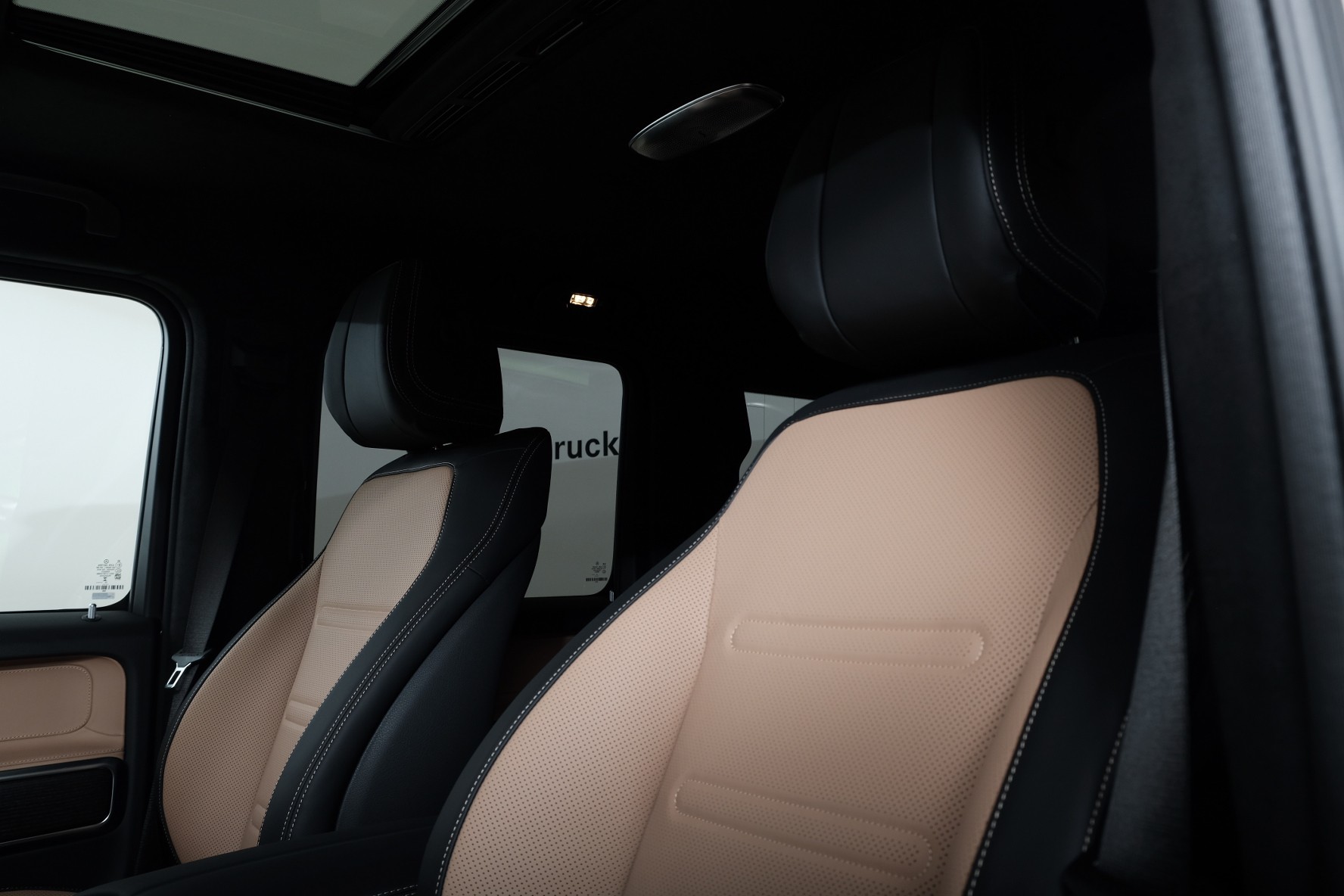 MERCEDES-BENZ G 450d 9G-Tronic-image-9