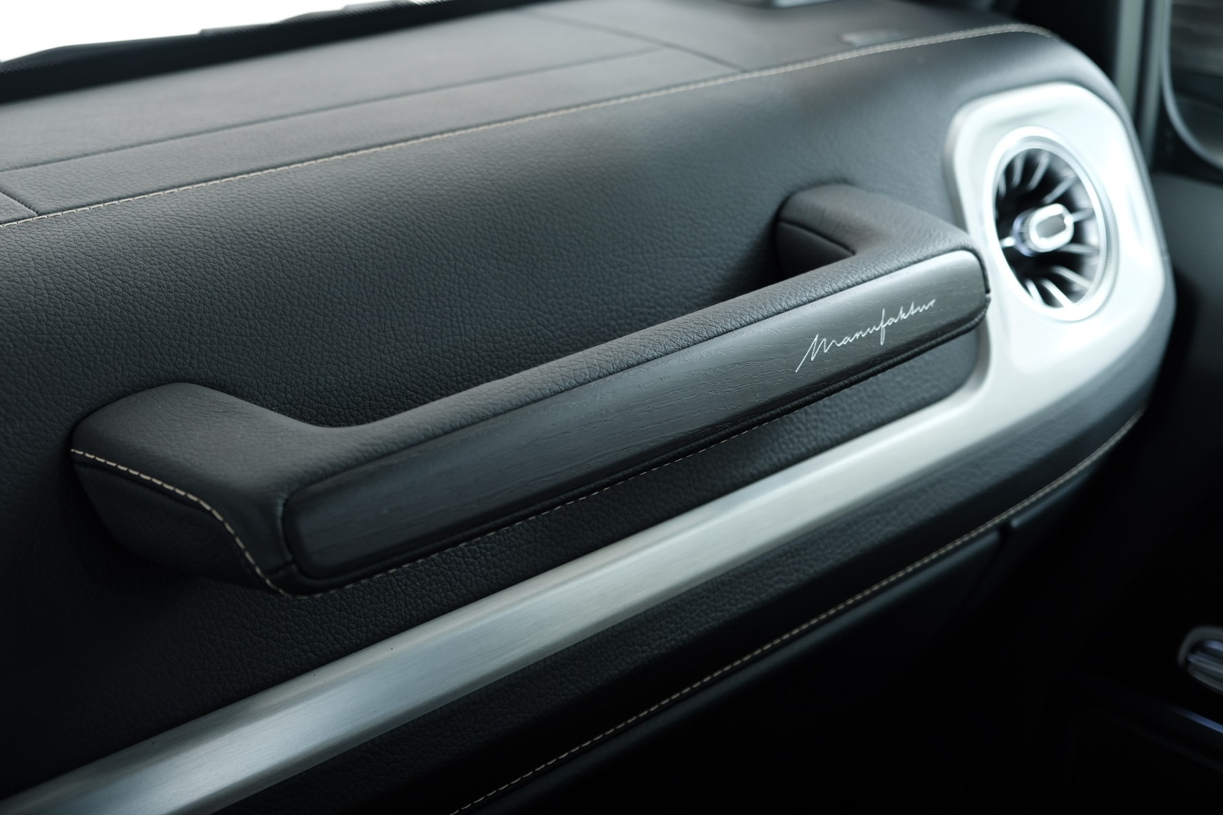 MERCEDES-BENZ G 450d 9G-Tronic-image-19