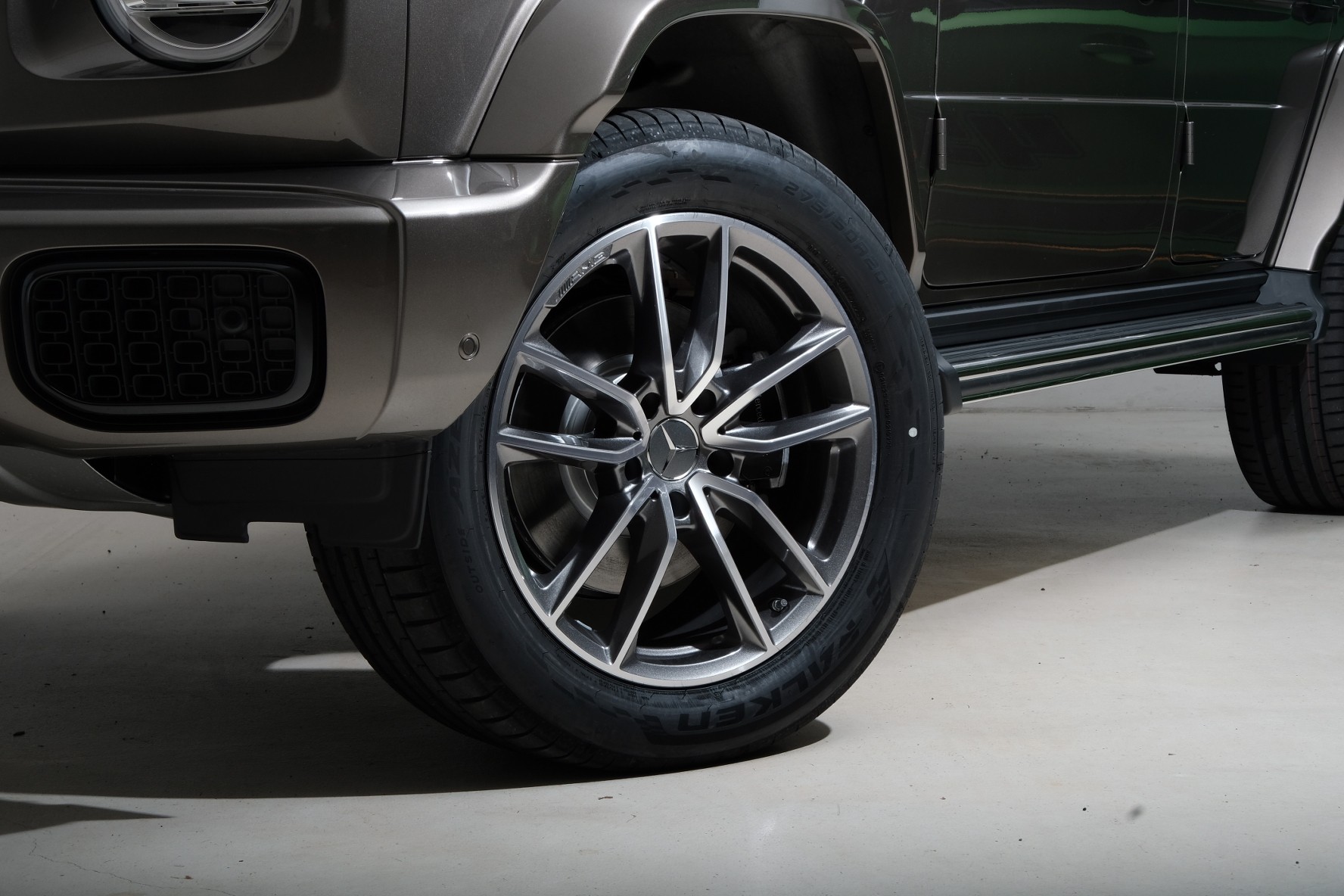 MERCEDES-BENZ G 450d 9G-Tronic-showroom-element-1