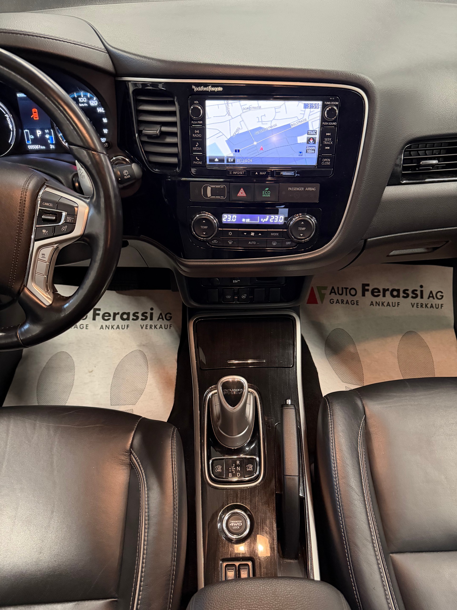 MITSUBISHI Outlander 2.0 PHEV Diamond 4WD Automatic-image-12