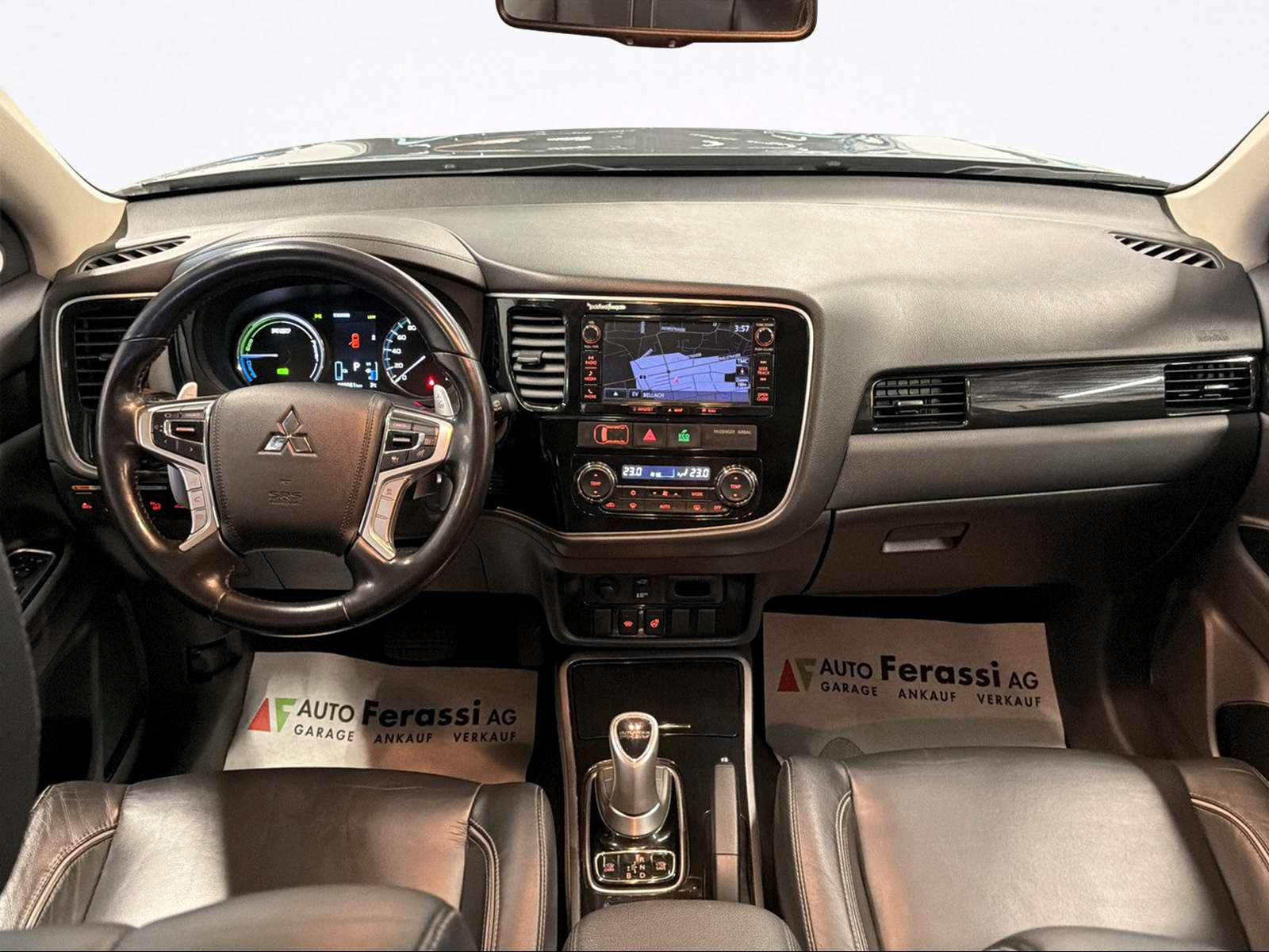 MITSUBISHI Outlander 2.0 PHEV Diamond 4WD Automatic-image-8