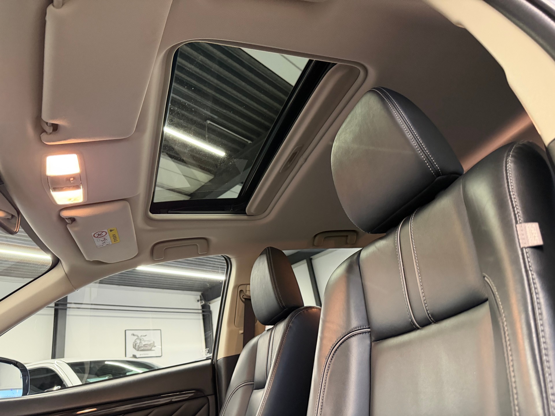 MITSUBISHI Outlander 2.0 PHEV Diamond 4WD Automatic-image-17
