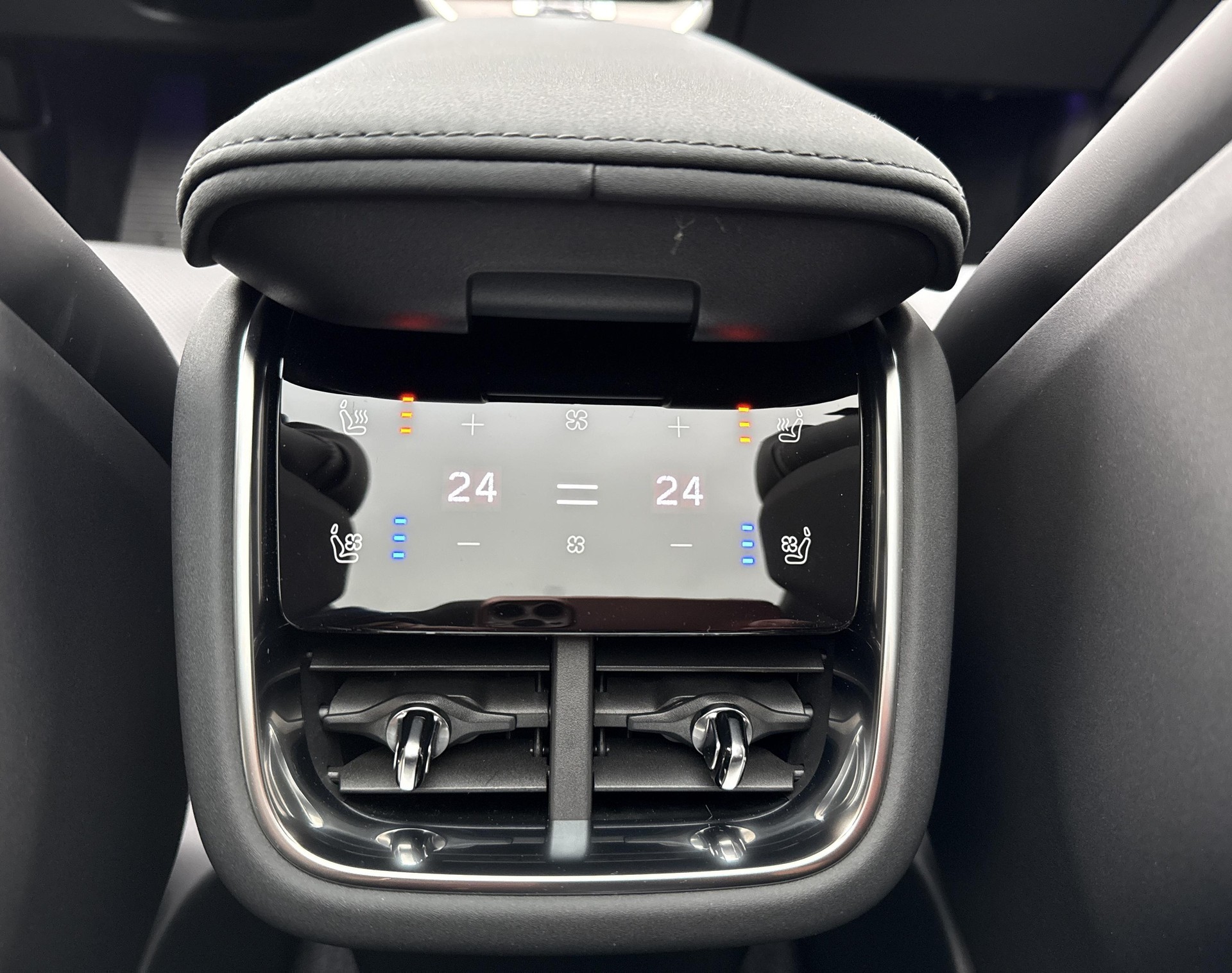 VOLVO ES90 Ultra-image-16