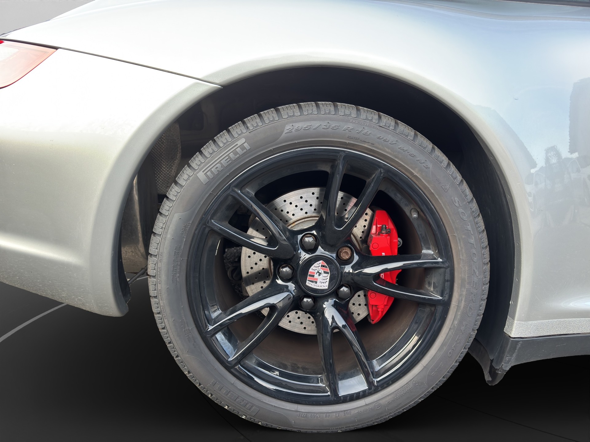 PORSCHE 911 Carrera 4S-image-13