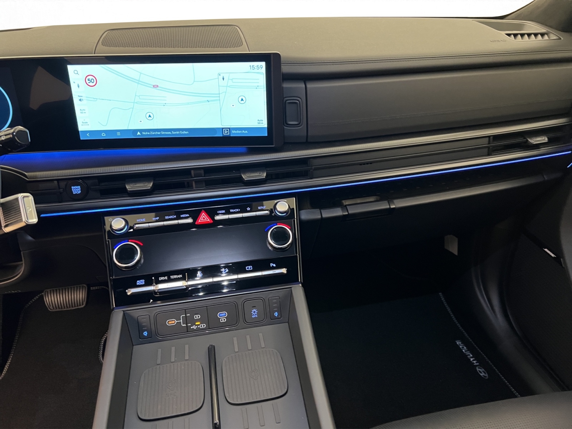 HYUNDAI Santa Fe 1.6 T-GDi PHEV Calligraphy 7PL-image-6