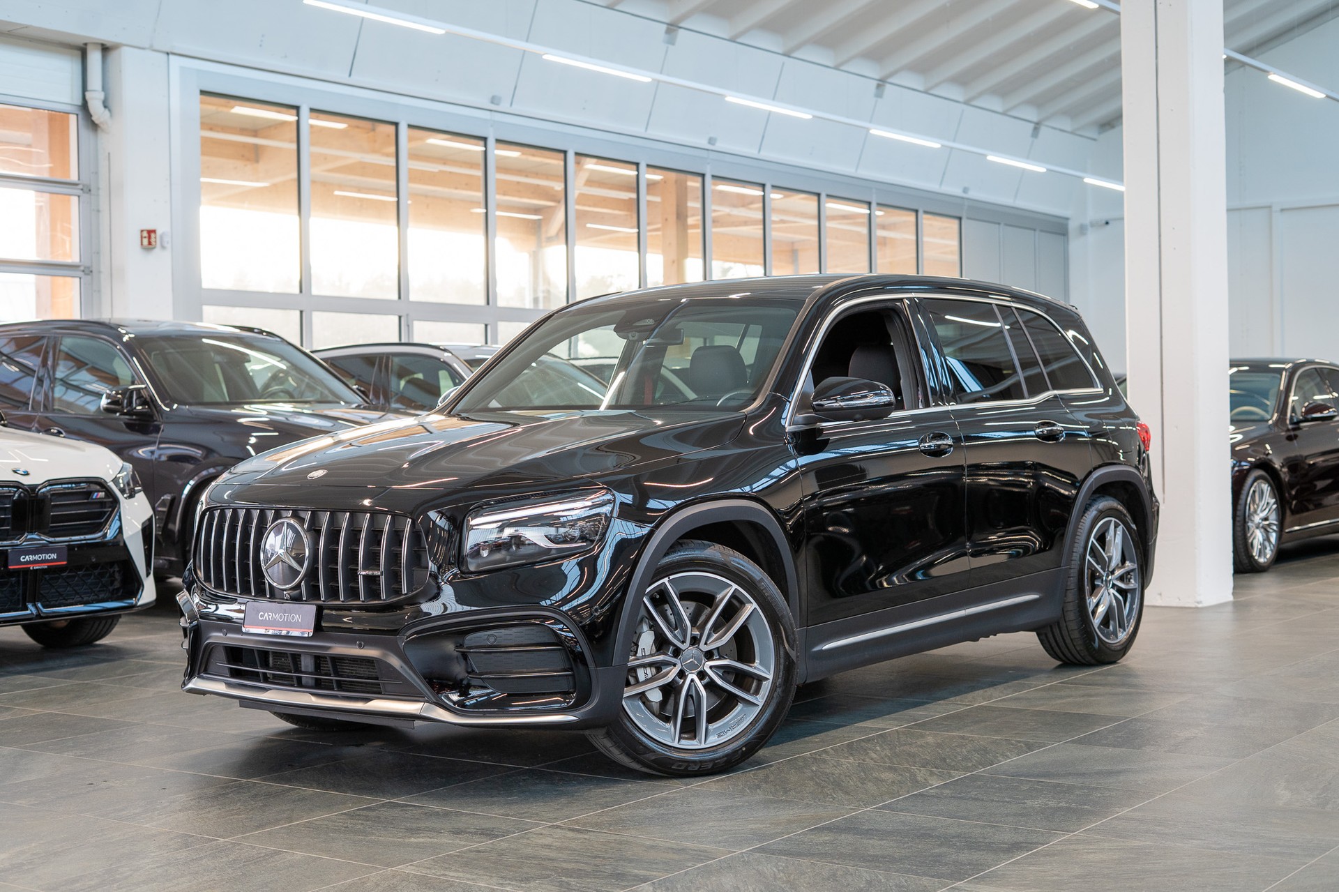 MERCEDES-BENZ GLB 35 AMG 4matic / Facelift / 360°Kamera / AHK