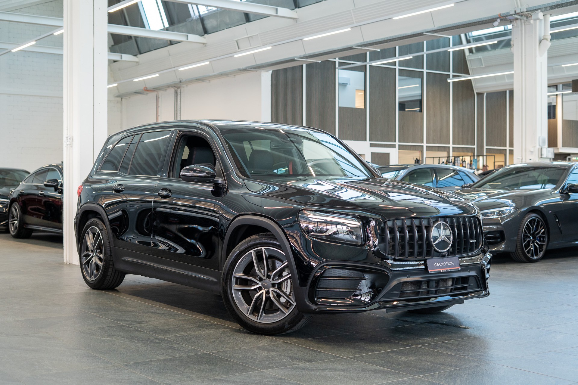 MERCEDES-BENZ GLB 35 AMG 4matic / Facelift / 360°Kamera / AHK-showroom-element-2