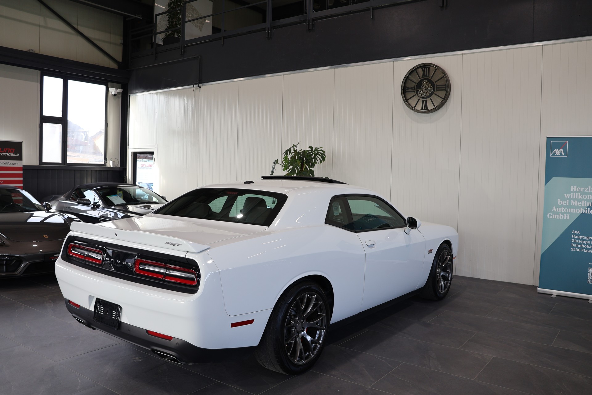 DODGE Challenger SRT 392 6.4 V8 Hemi-image-9