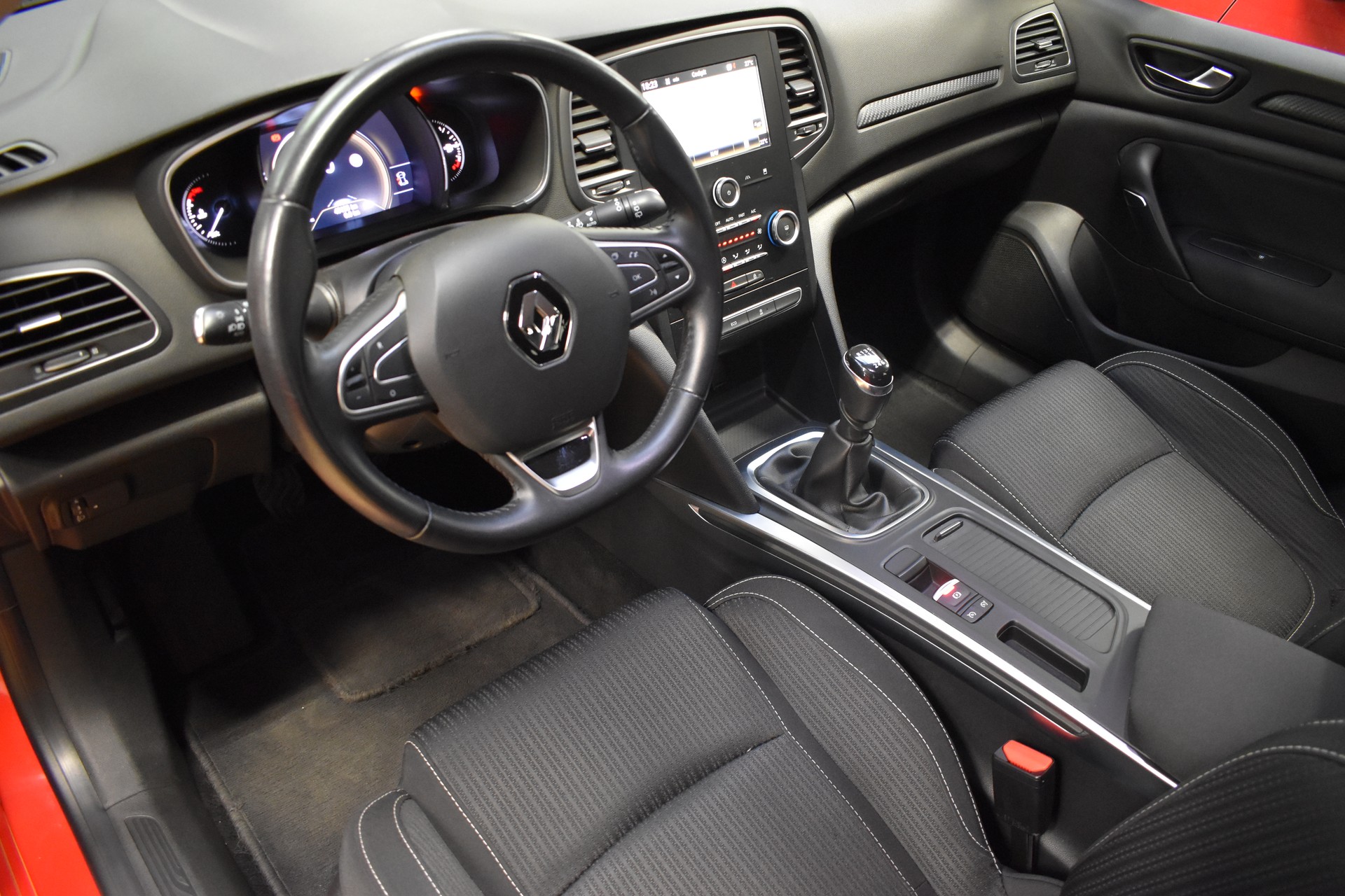 RENAULT Mégane Grandtour 1.5 dCi Business Line-image-11