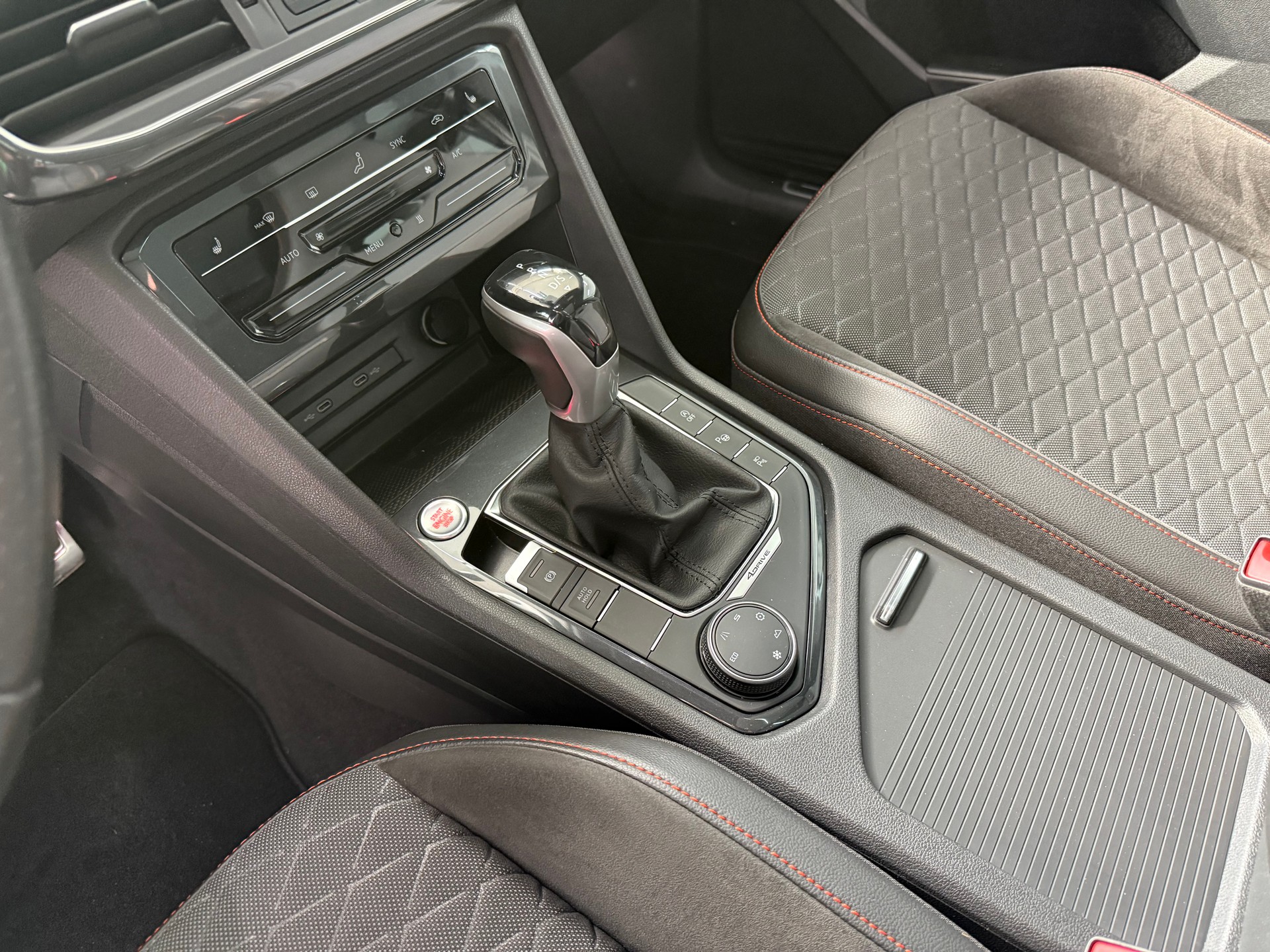 SEAT Tarraco 2.0 TSI FR 4D-image-14