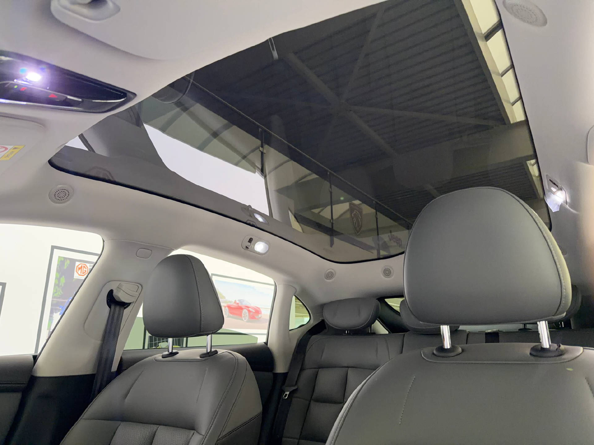 MG IM6 100 kWh Performance 21 4WD-image-9