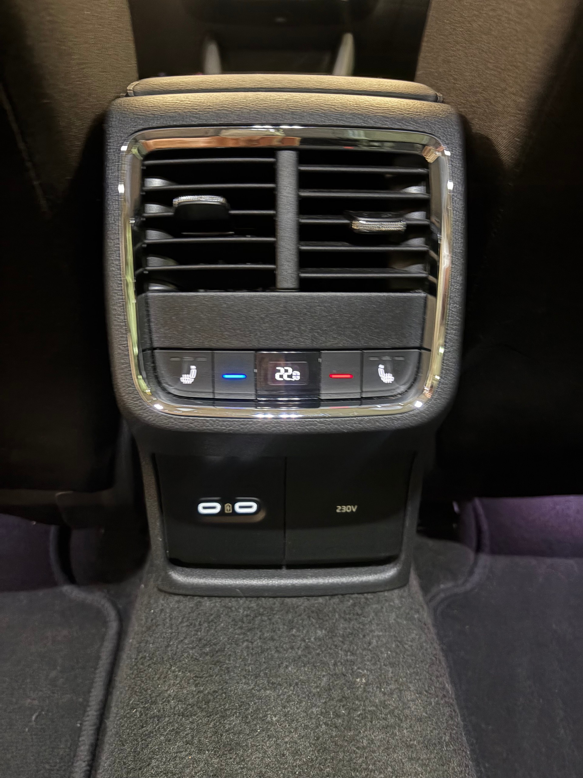 SKODA Octavia Combi 2.0 TDI DSG Style-image-13