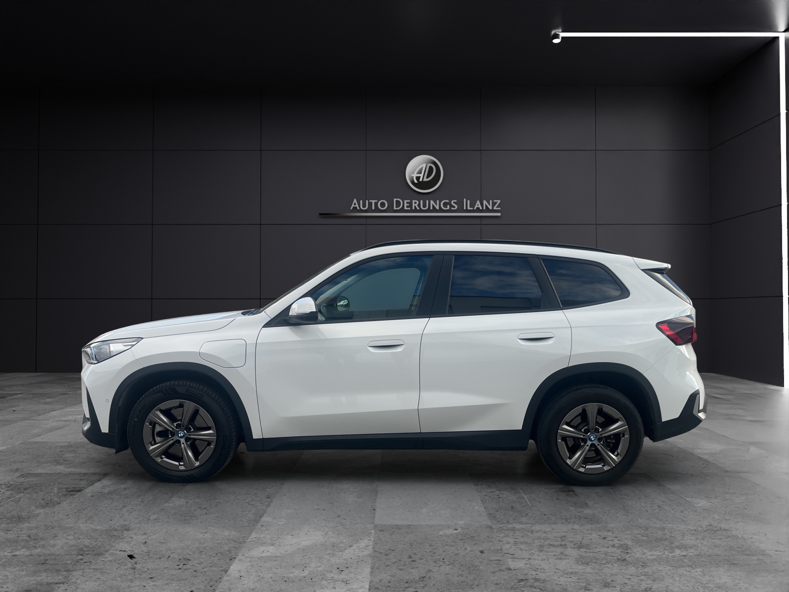 BMW X1 30e xDrive-image-5