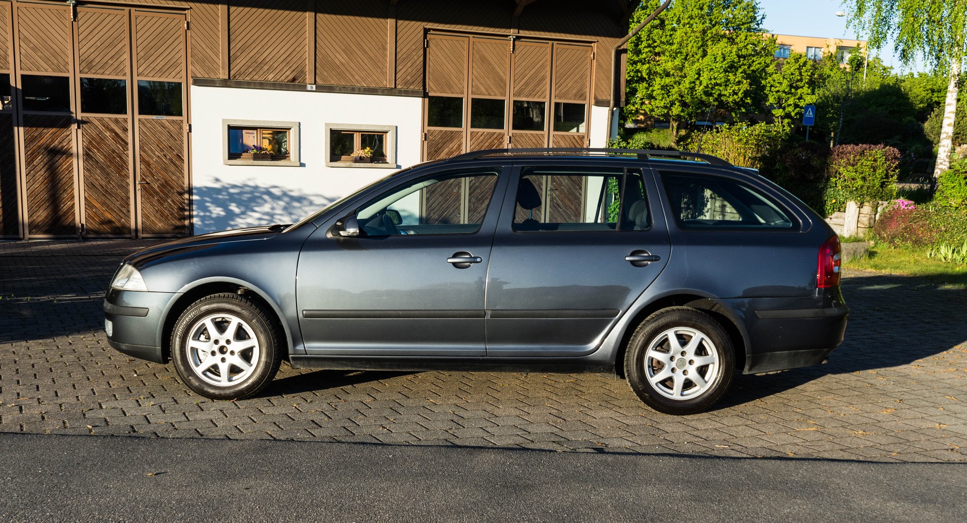 SKODA Octavia 2.0 TDI Ambiente KOMBI AUTOMAT-image-5