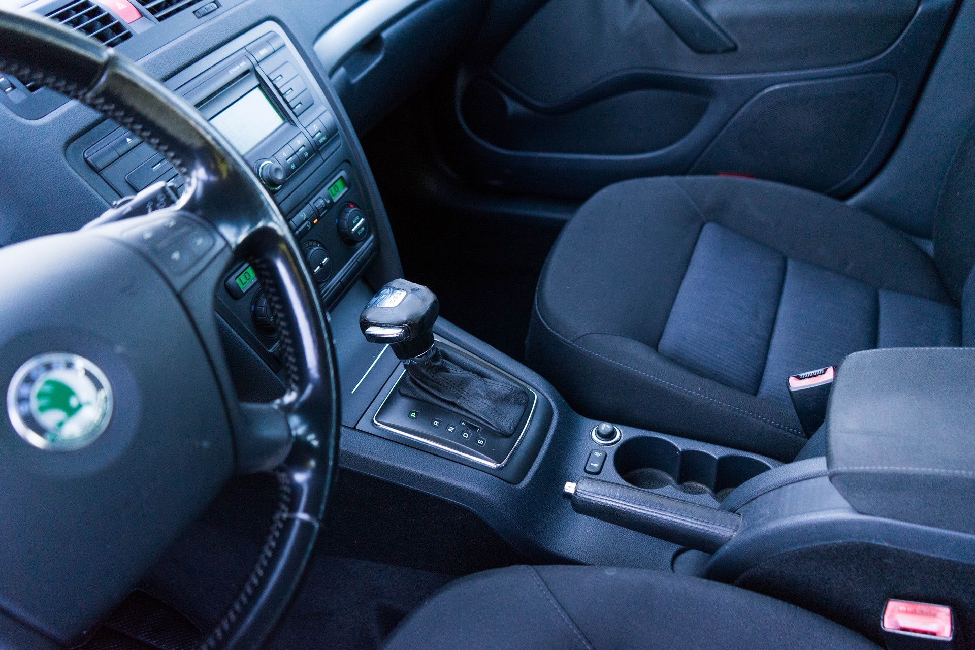 SKODA Octavia 2.0 TDI Ambiente KOMBI AUTOMAT-image-13