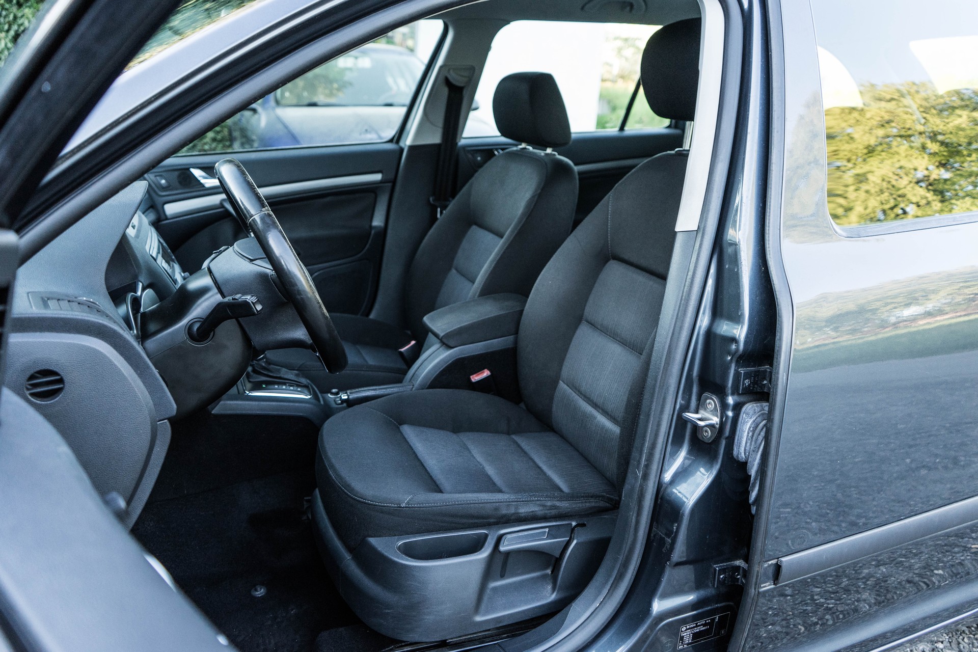 SKODA Octavia 2.0 TDI Ambiente KOMBI AUTOMAT-image-12