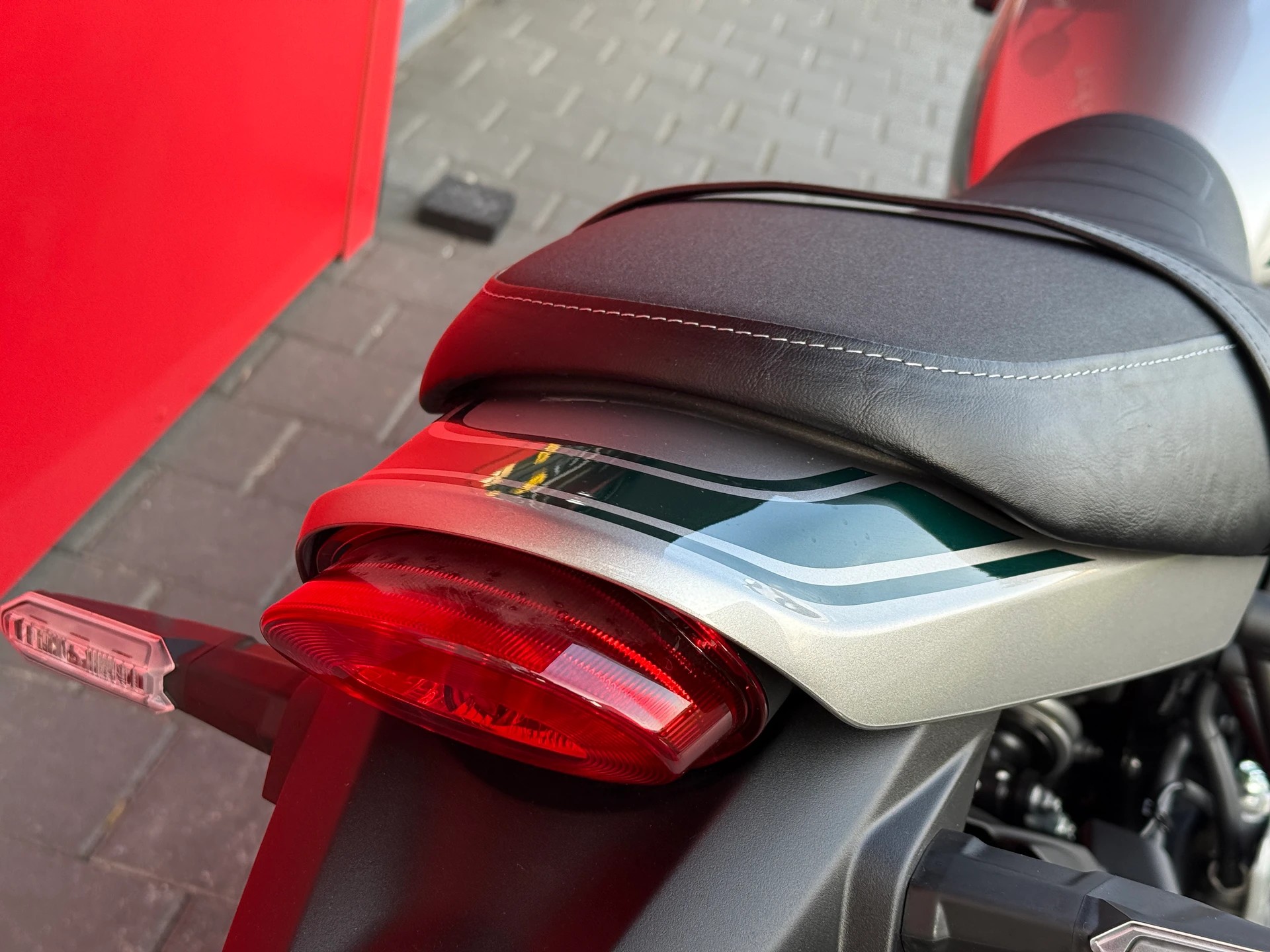 KAWASAKI Z 650 RS-image-8