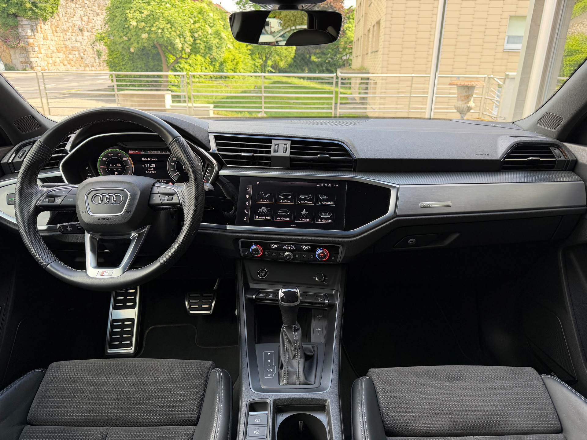 AUDI Q3 SB 45 TFSI e S li S-tr-image-6