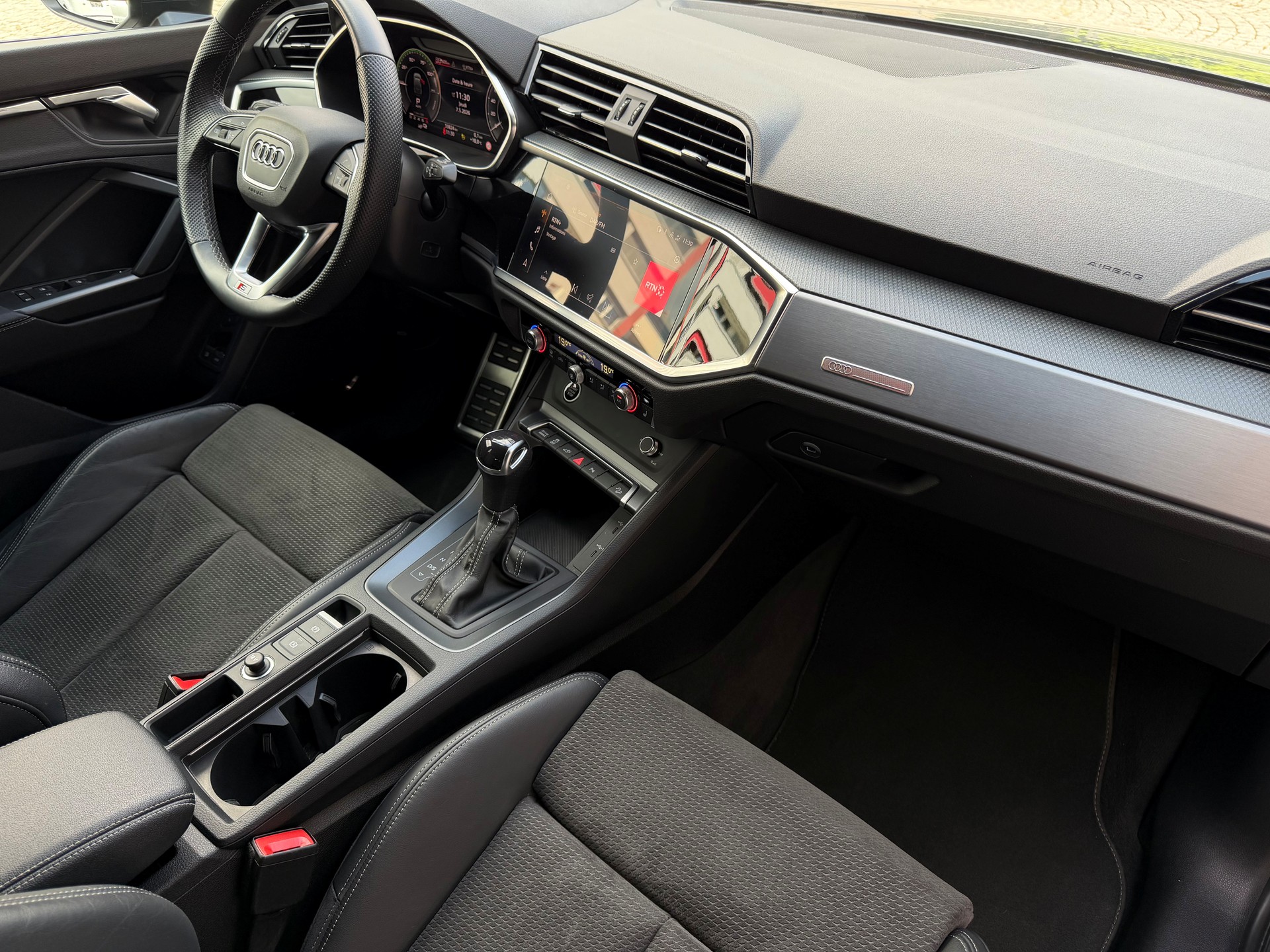 AUDI Q3 SB 45 TFSI e S li S-tr-image-7